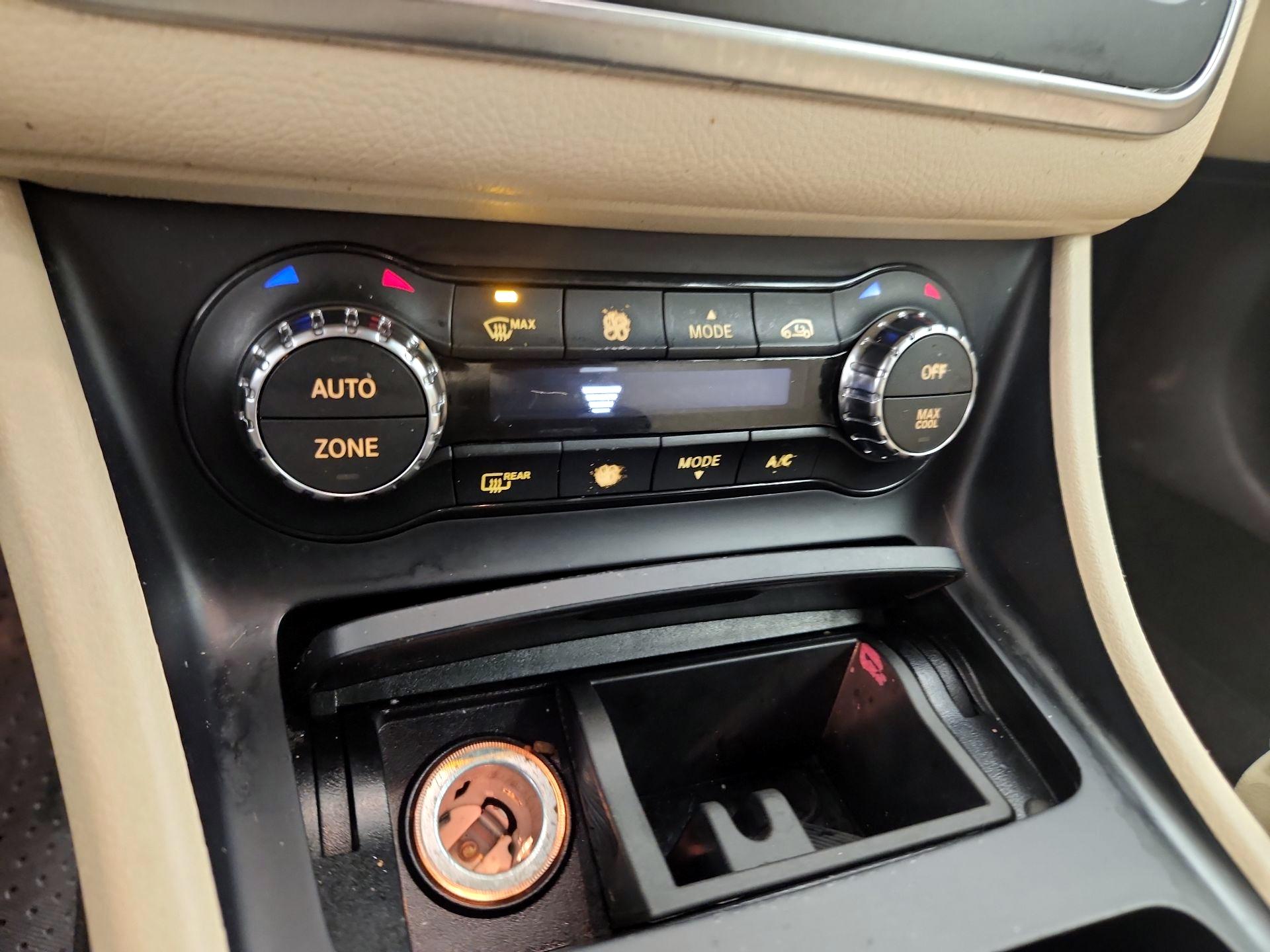 Thumbnail: 2016 Mercedes-Benz CLA - 16