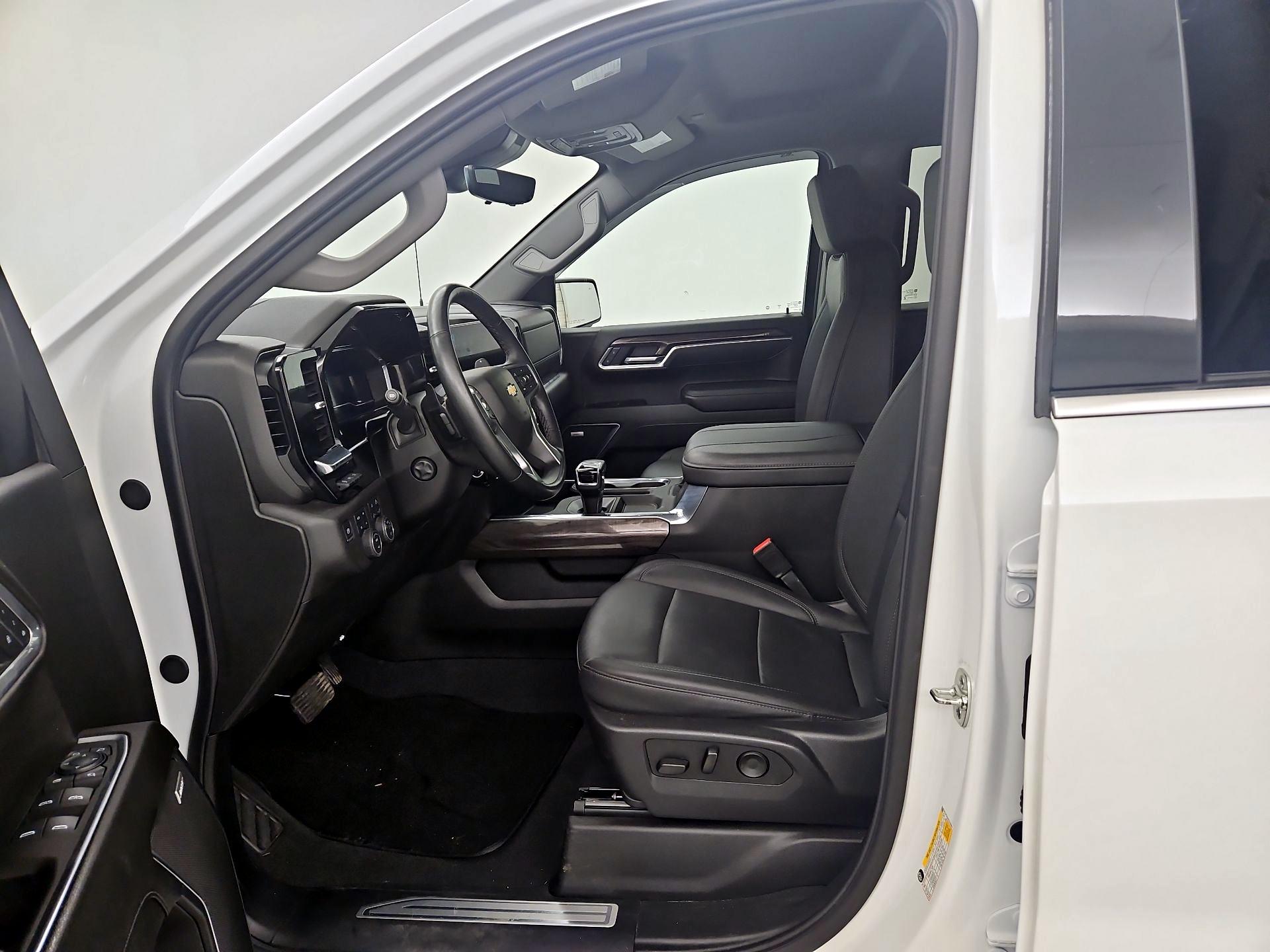 Thumbnail: 2025 Chevrolet Silverado 1500 - 11