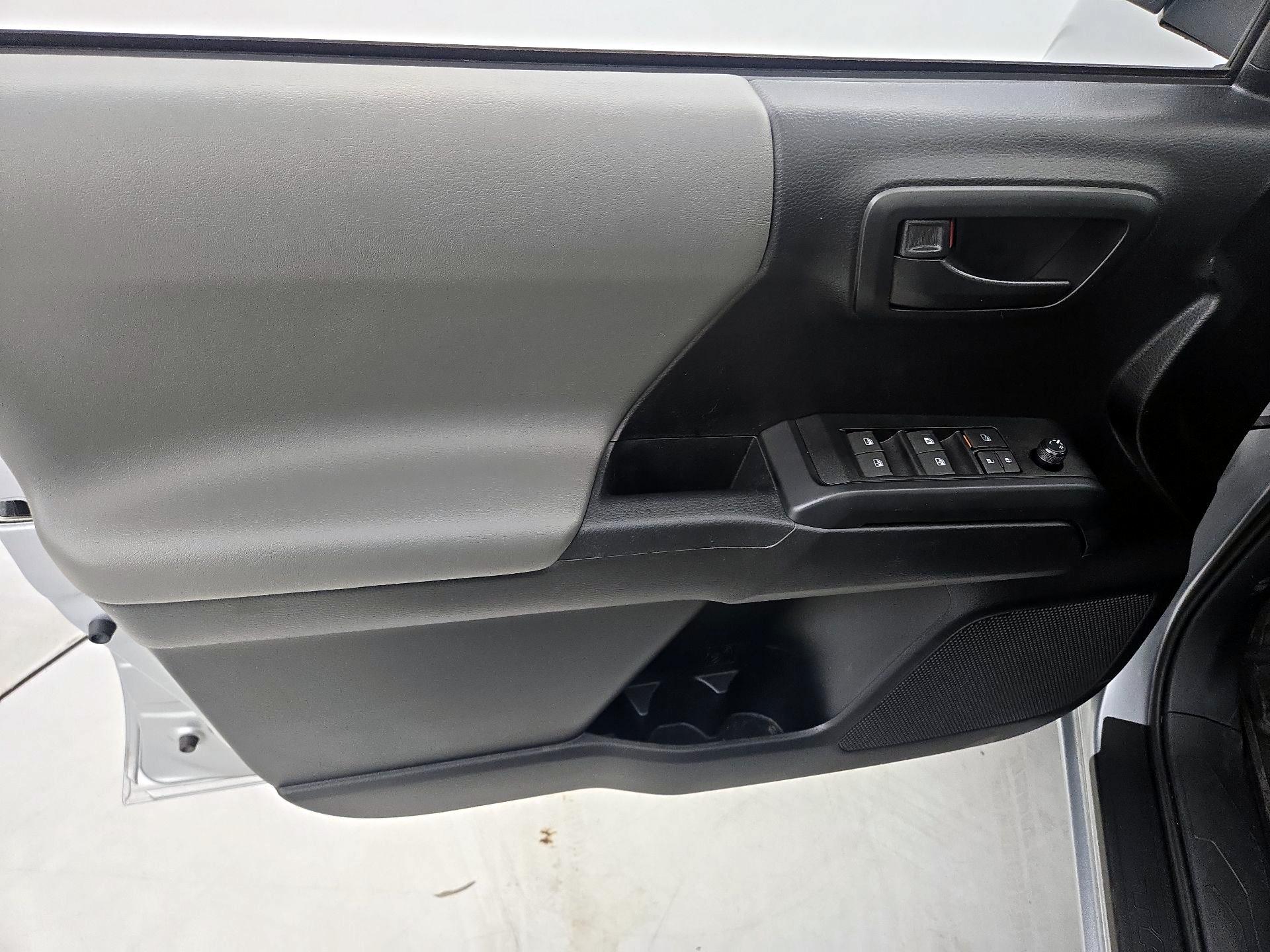 Thumbnail: 2022 Toyota Tacoma - 12