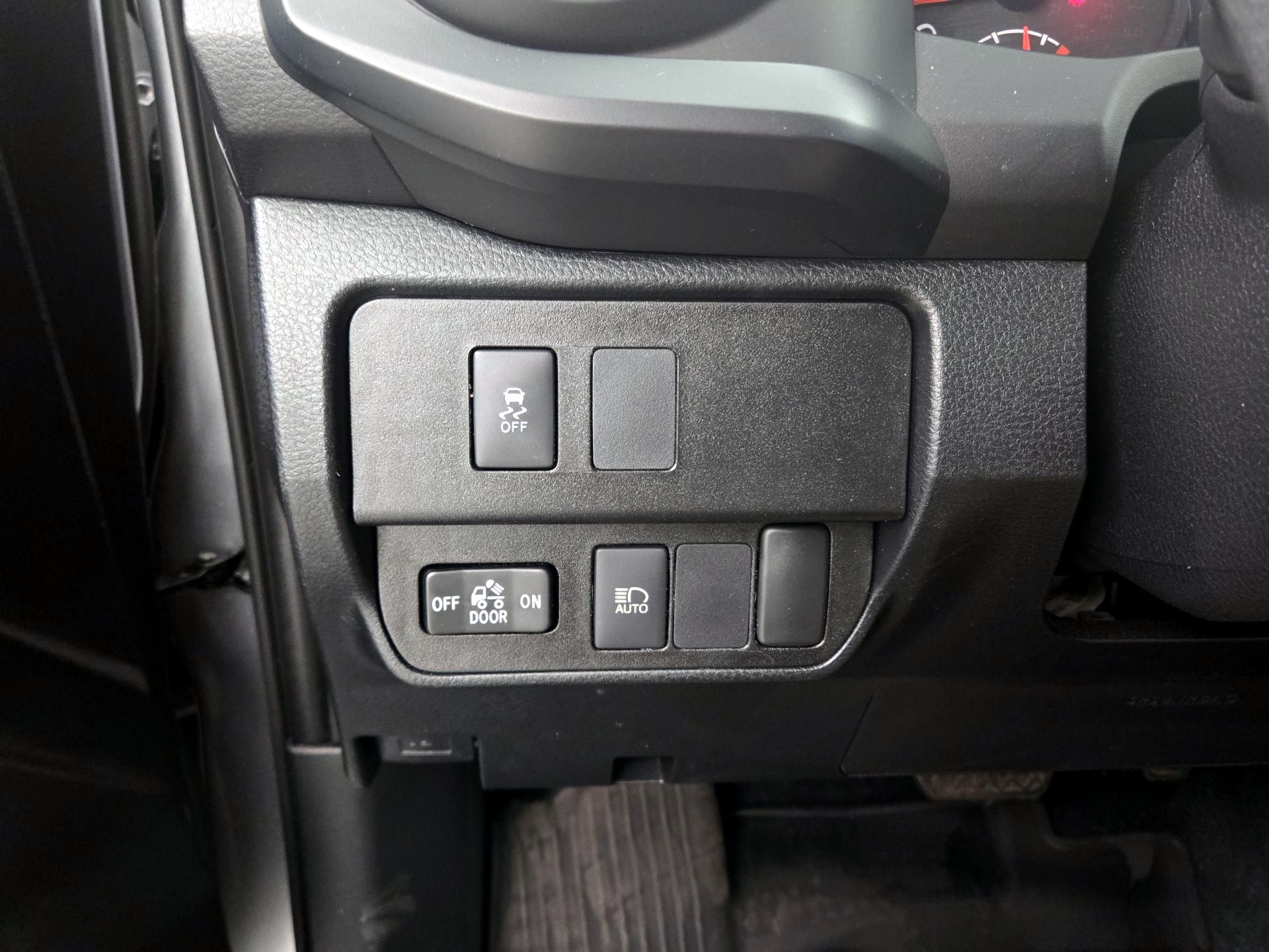 Thumbnail: 2022 Toyota Tacoma - 13