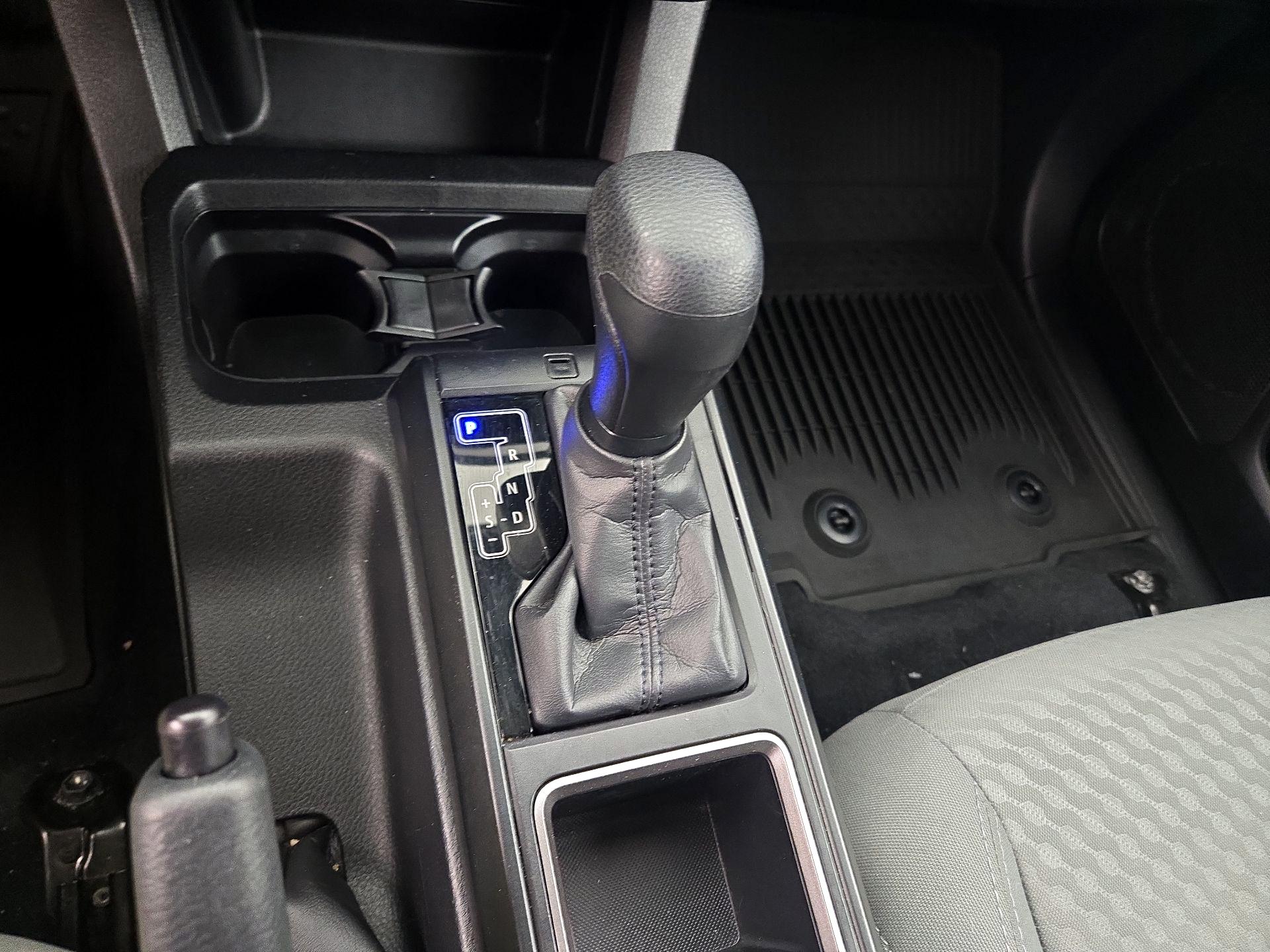 Thumbnail: 2022 Toyota Tacoma - 17