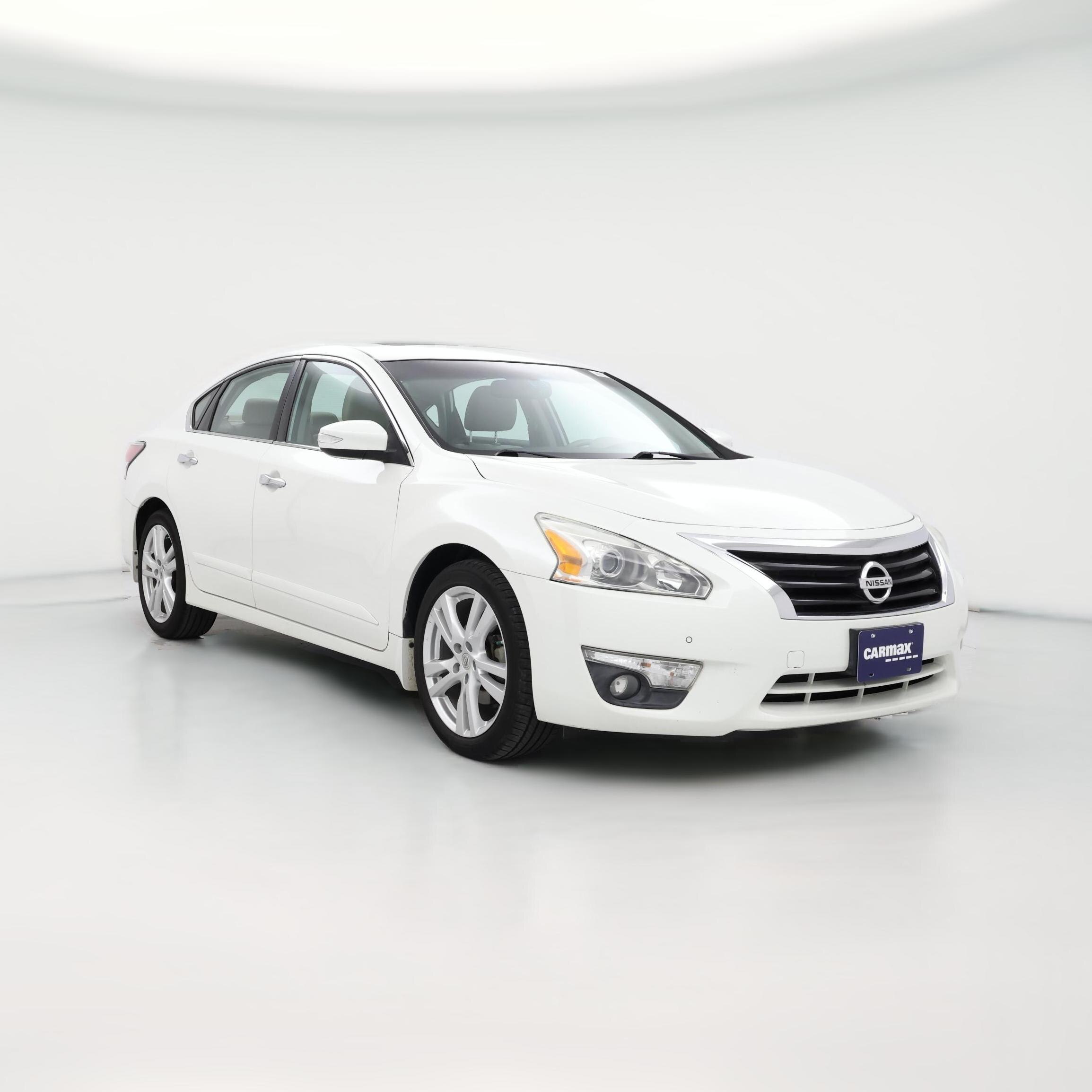 Thumbnail: 2015 Nissan Altima - 1