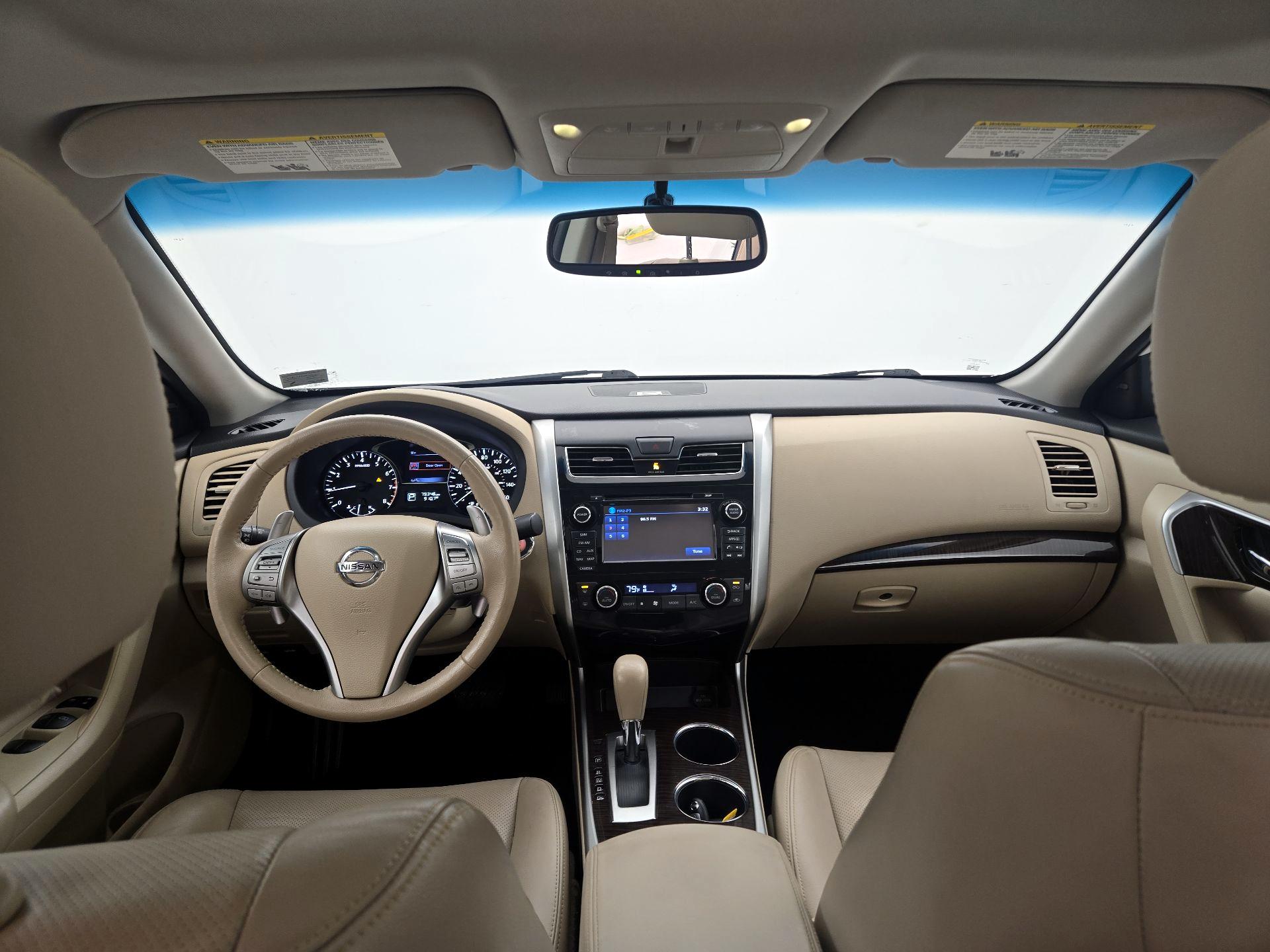 Thumbnail: 2015 Nissan Altima - 9