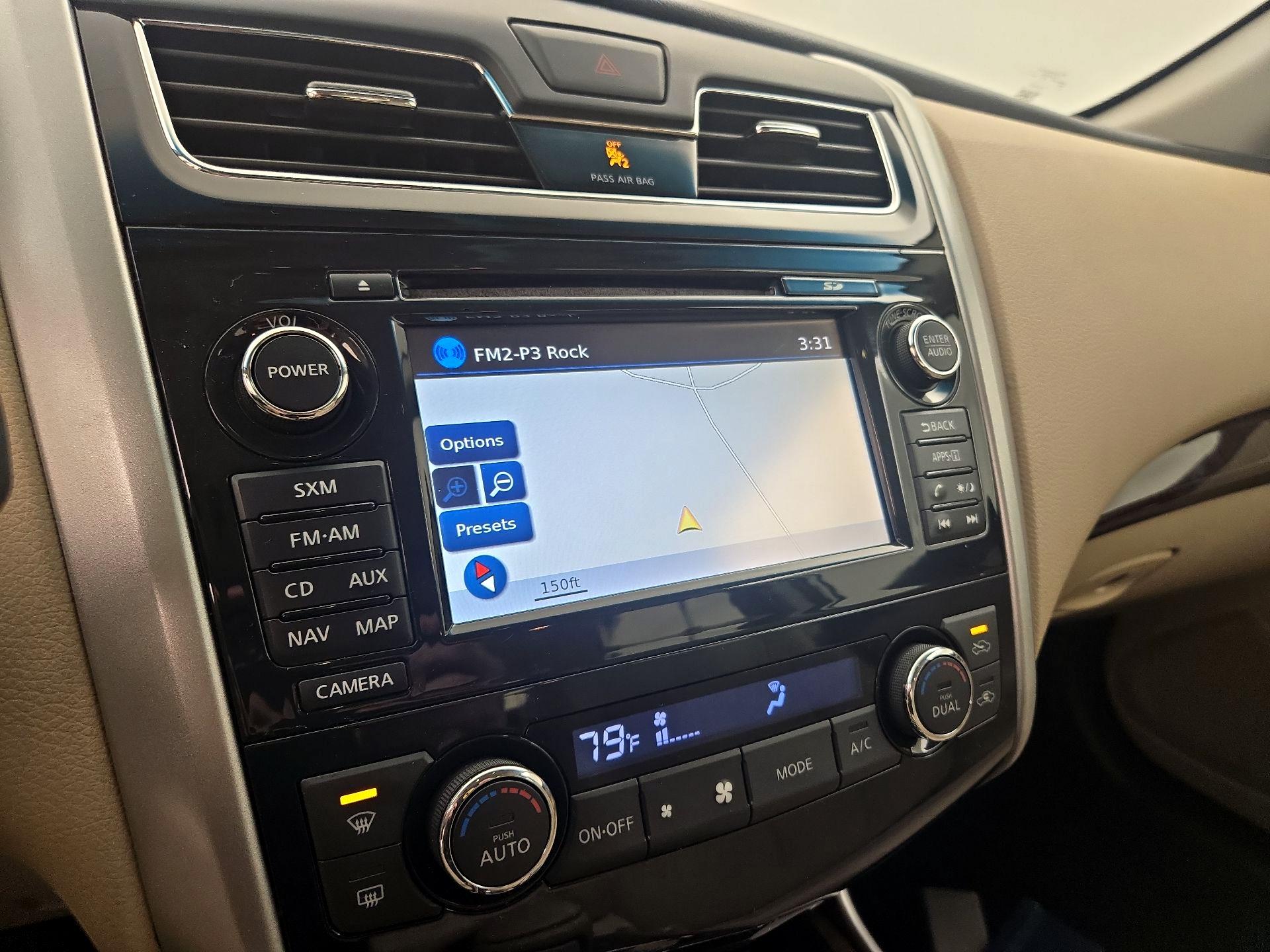 Thumbnail: 2015 Nissan Altima - 14