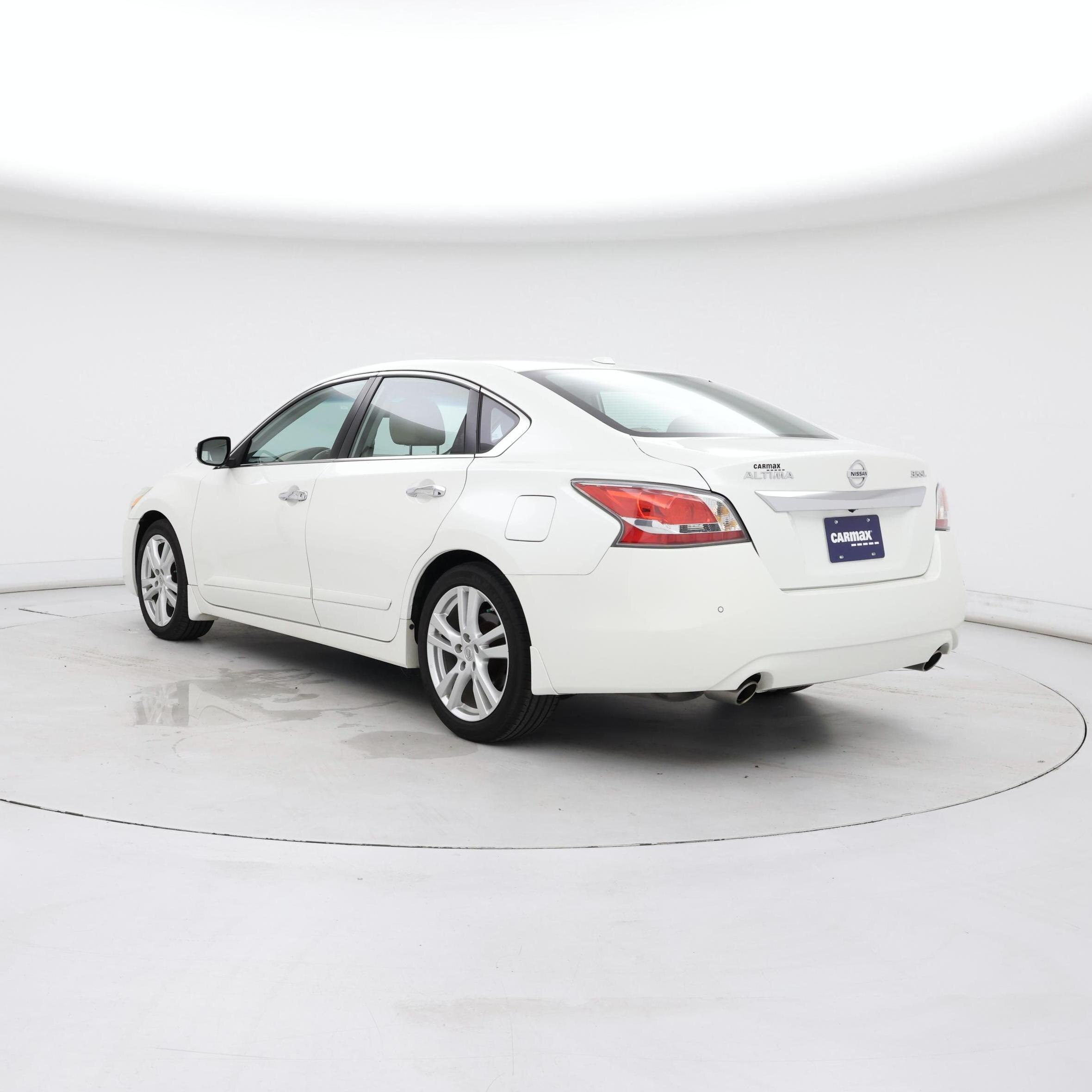 Thumbnail: 2015 Nissan Altima - 2