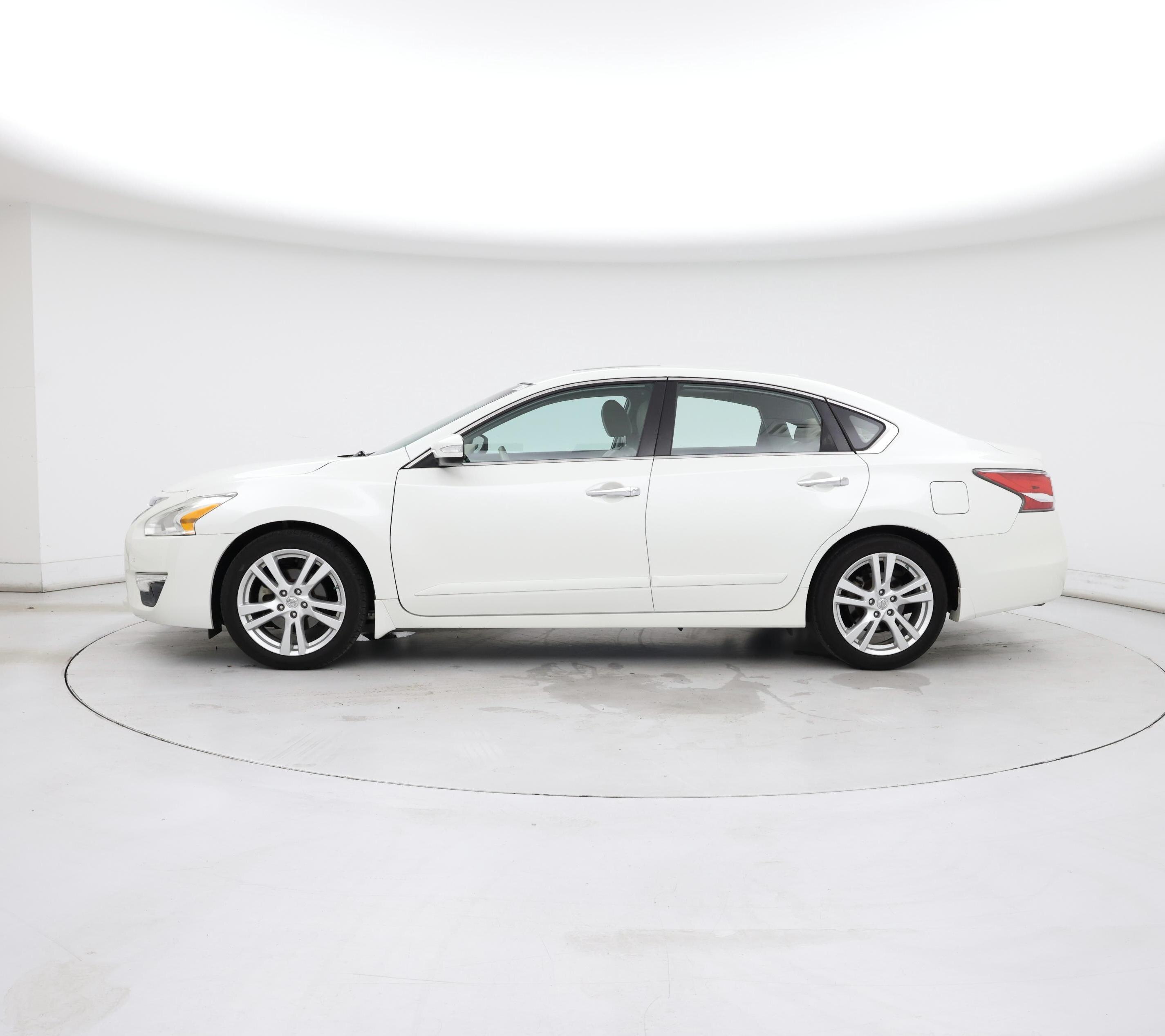 Thumbnail: 2015 Nissan Altima - 3