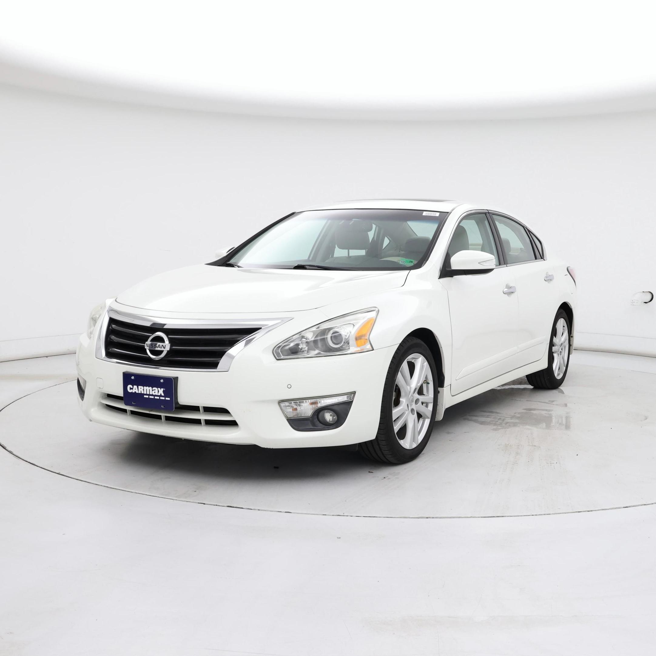 Thumbnail: 2015 Nissan Altima - 4