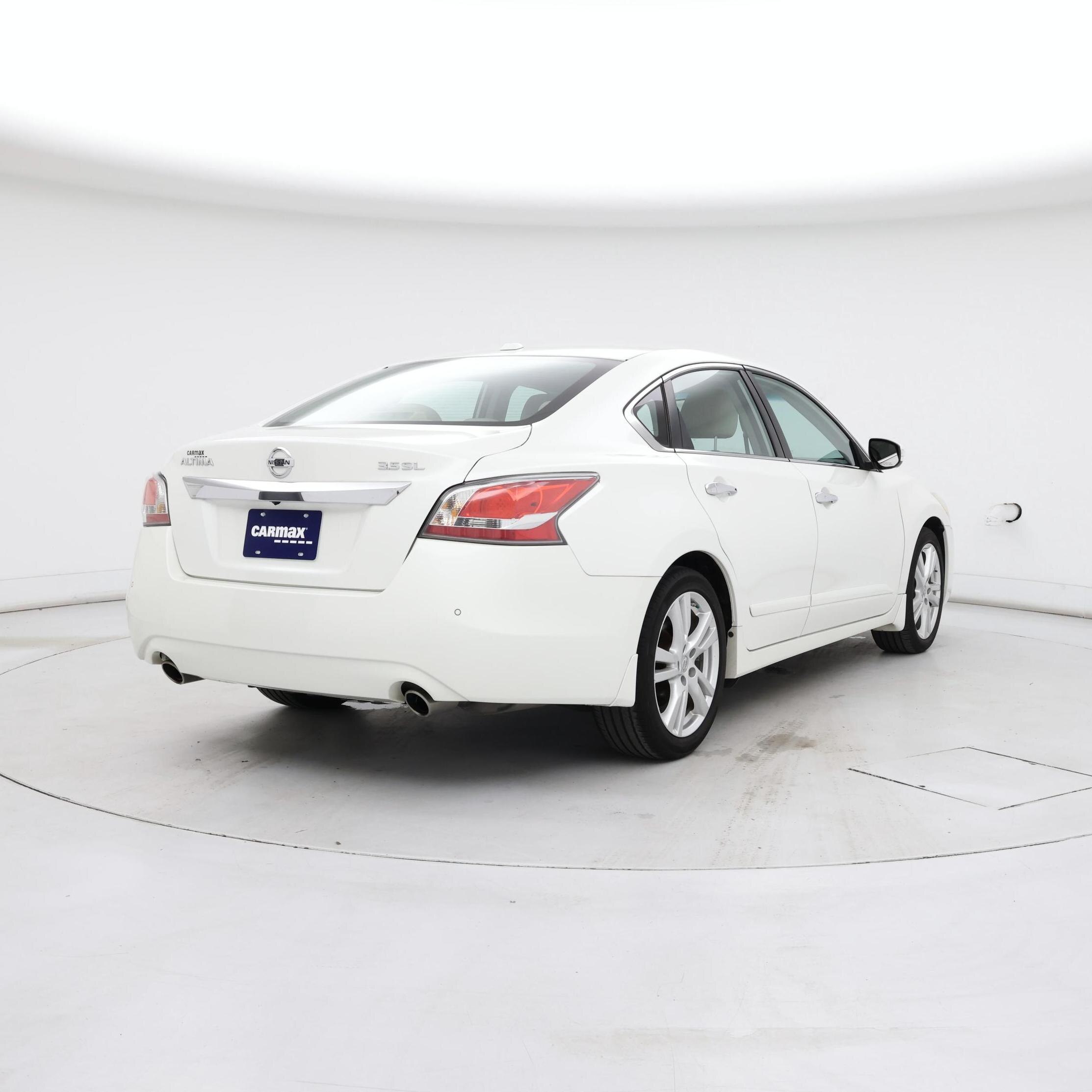 Thumbnail: 2015 Nissan Altima - 8