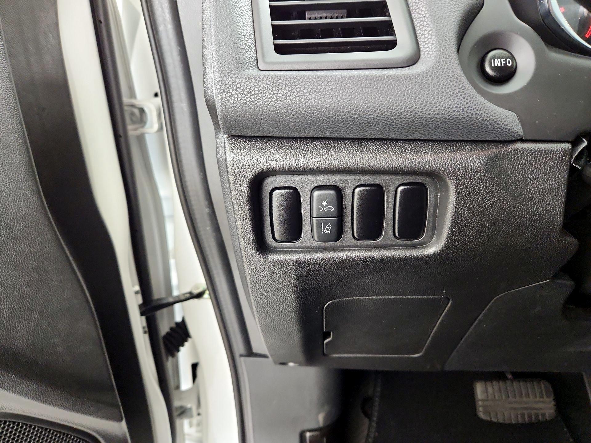 Thumbnail: 2021 Mitsubishi Outlander Sport - 13