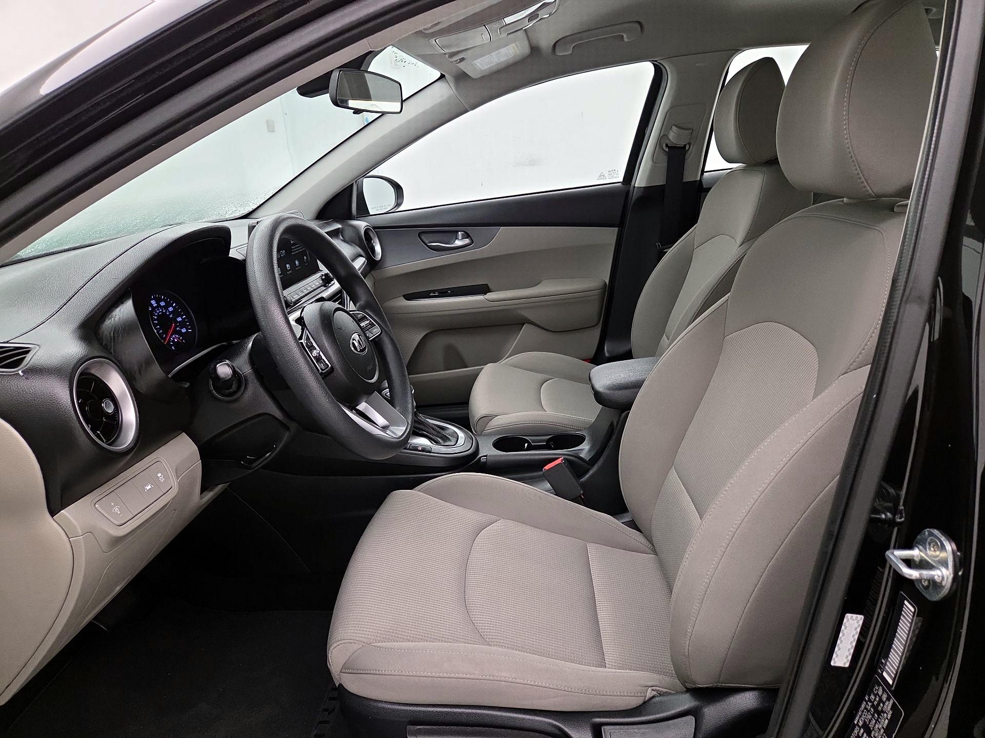 Thumbnail: 2020 Kia Forte - 11