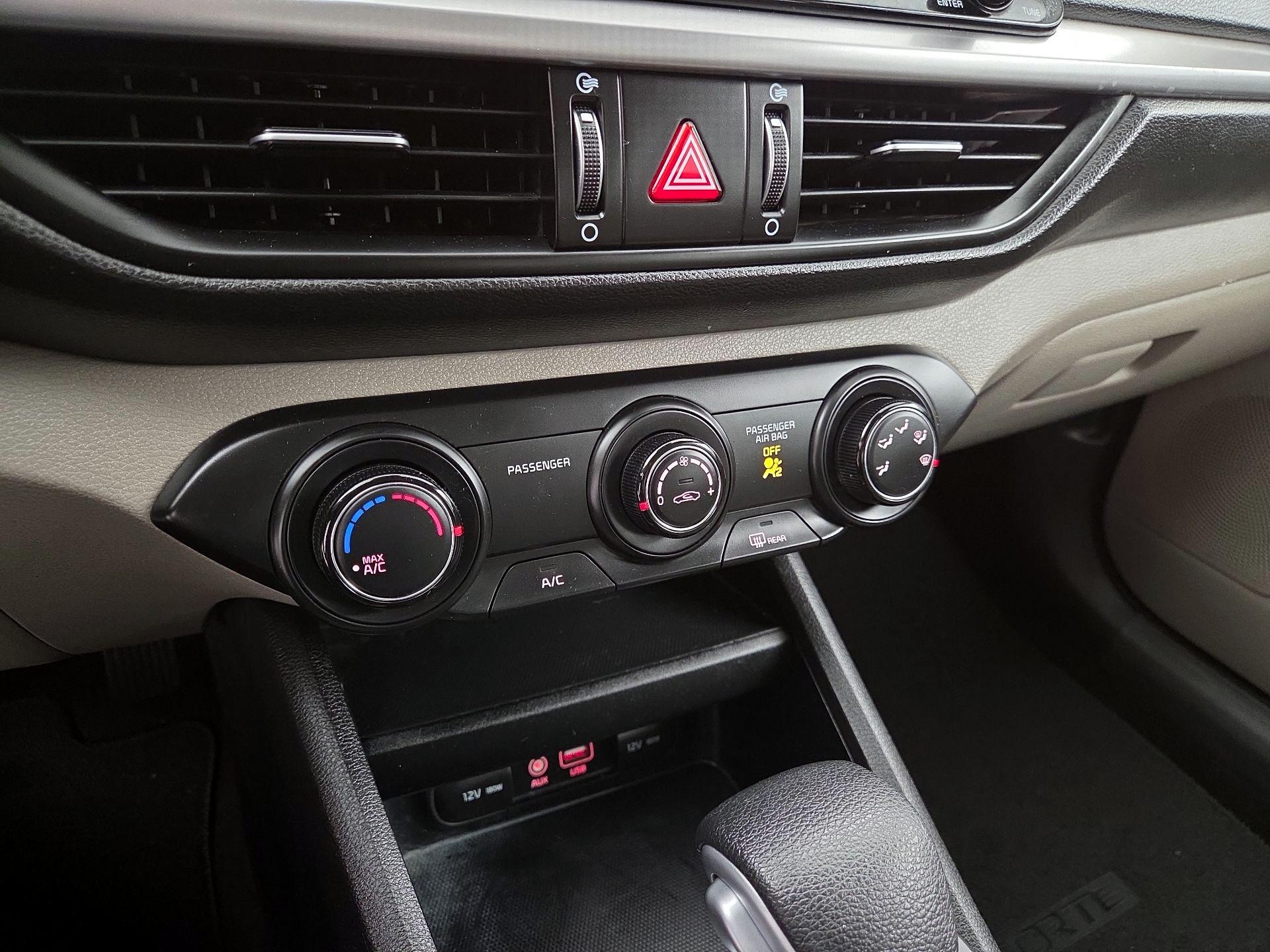 Thumbnail: 2020 Kia Forte - 16