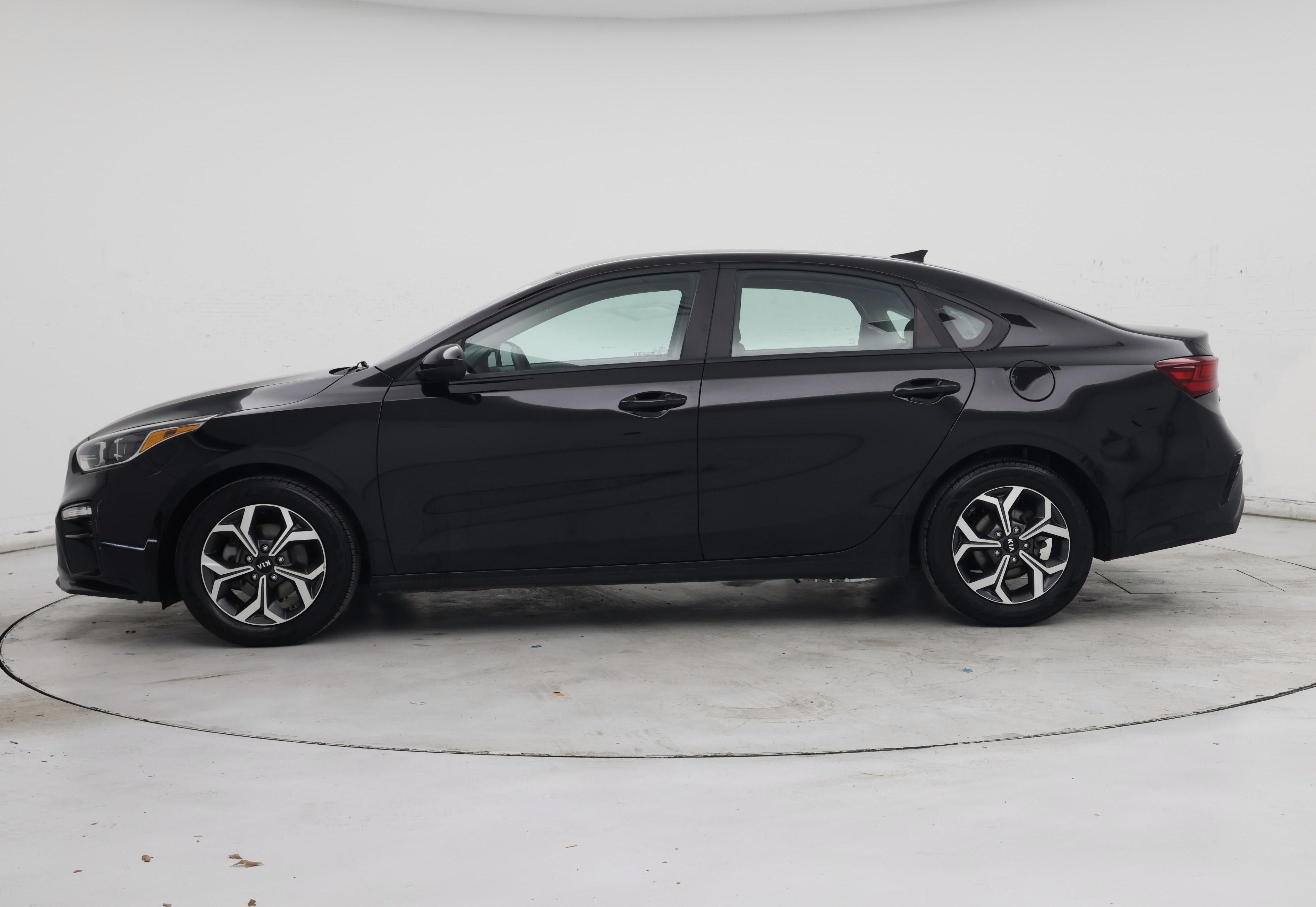 Thumbnail: 2020 Kia Forte - 3