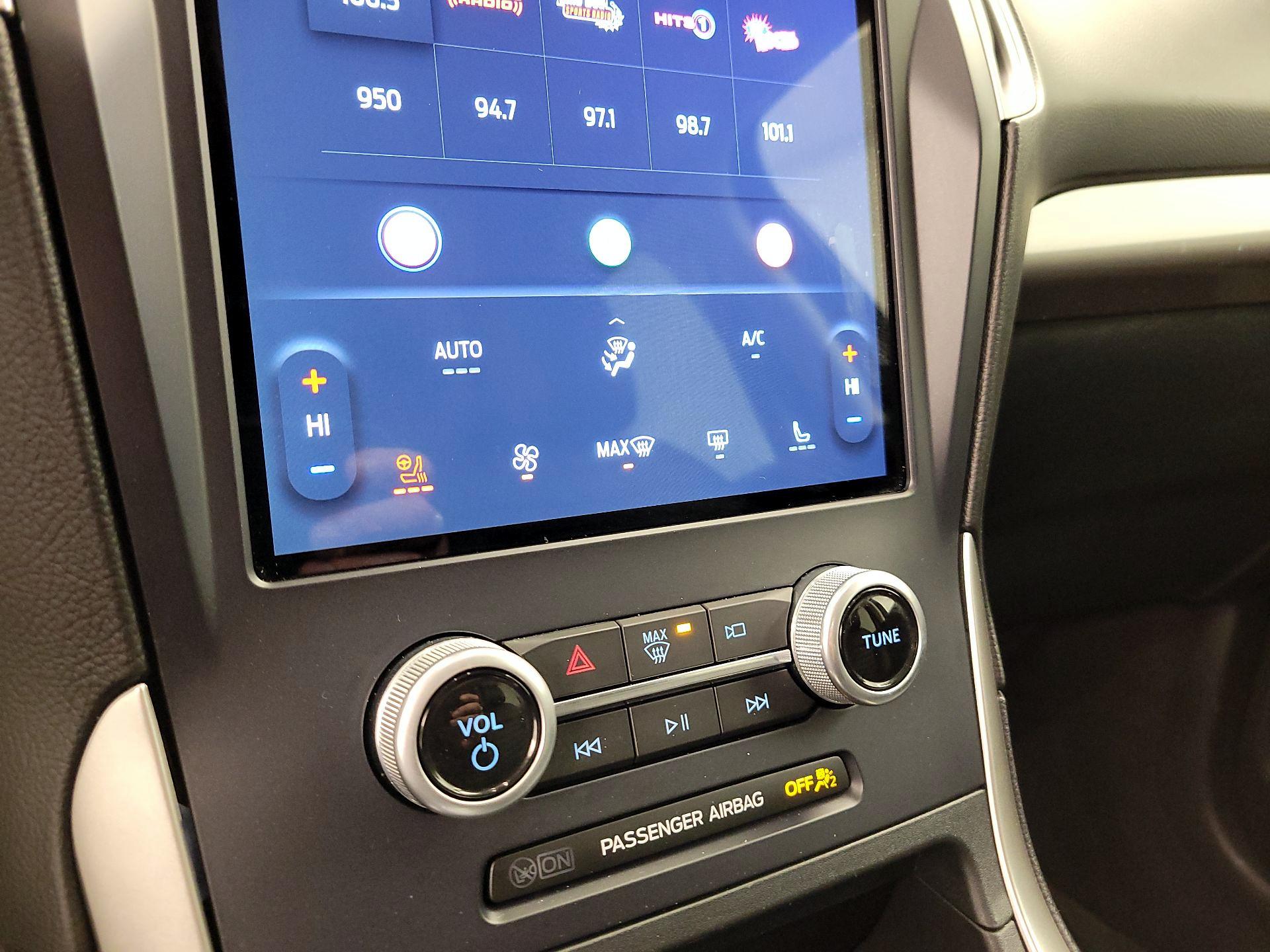 Thumbnail: 2023 Ford Edge - 16