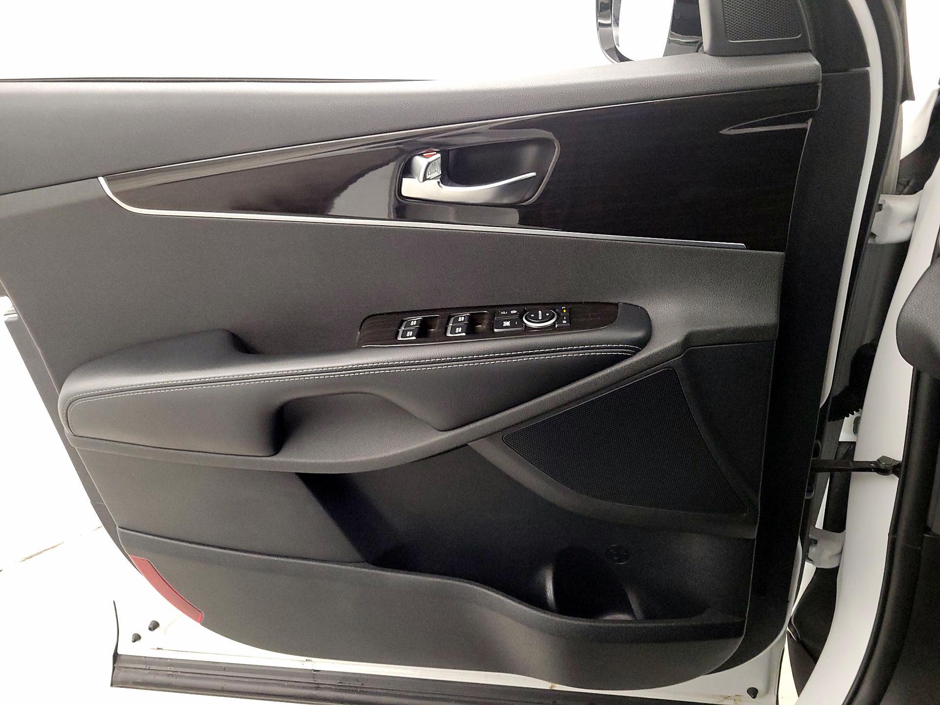 Thumbnail: 2020 Kia Sorento - 12