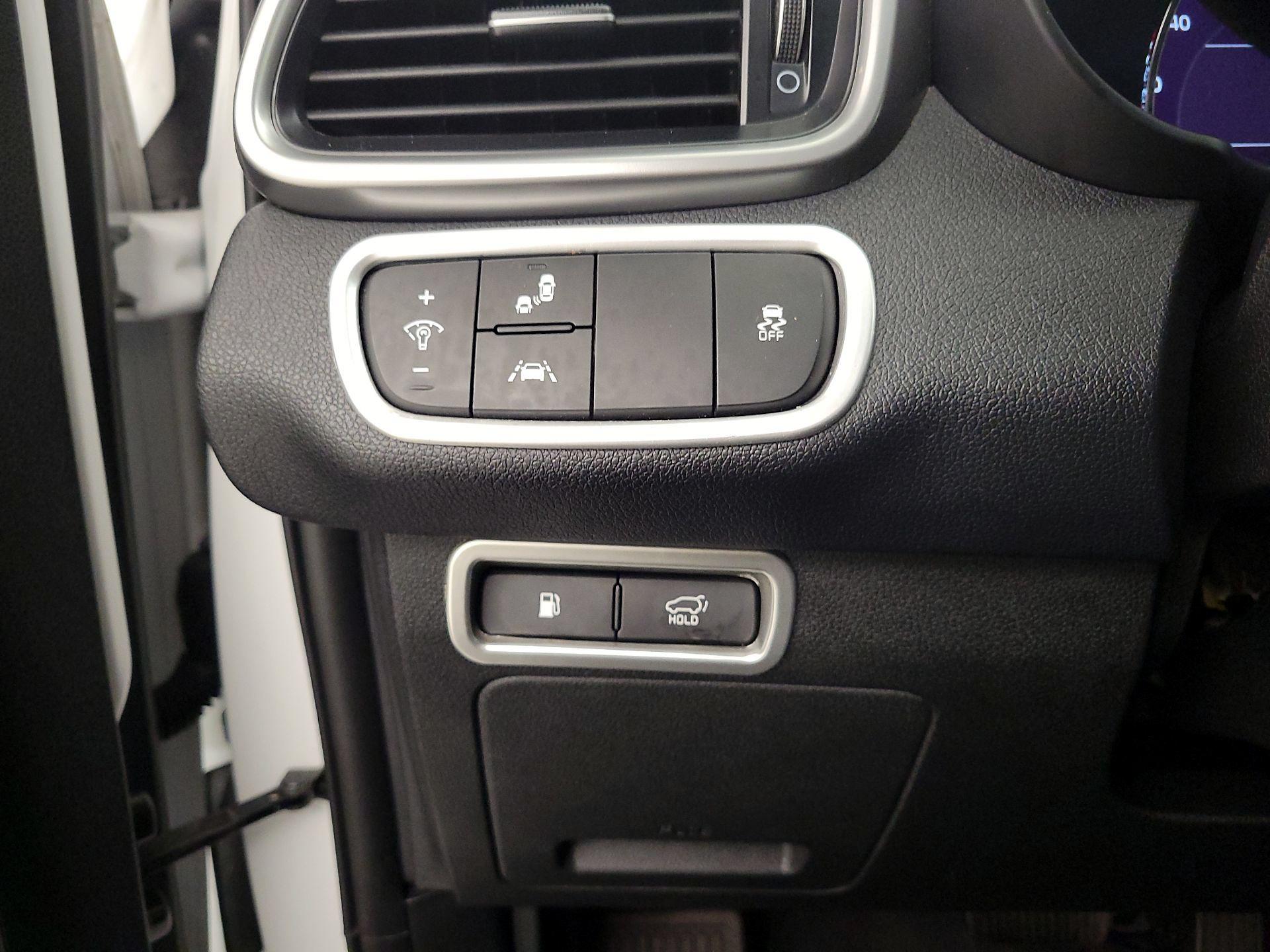 Thumbnail: 2020 Kia Sorento - 13