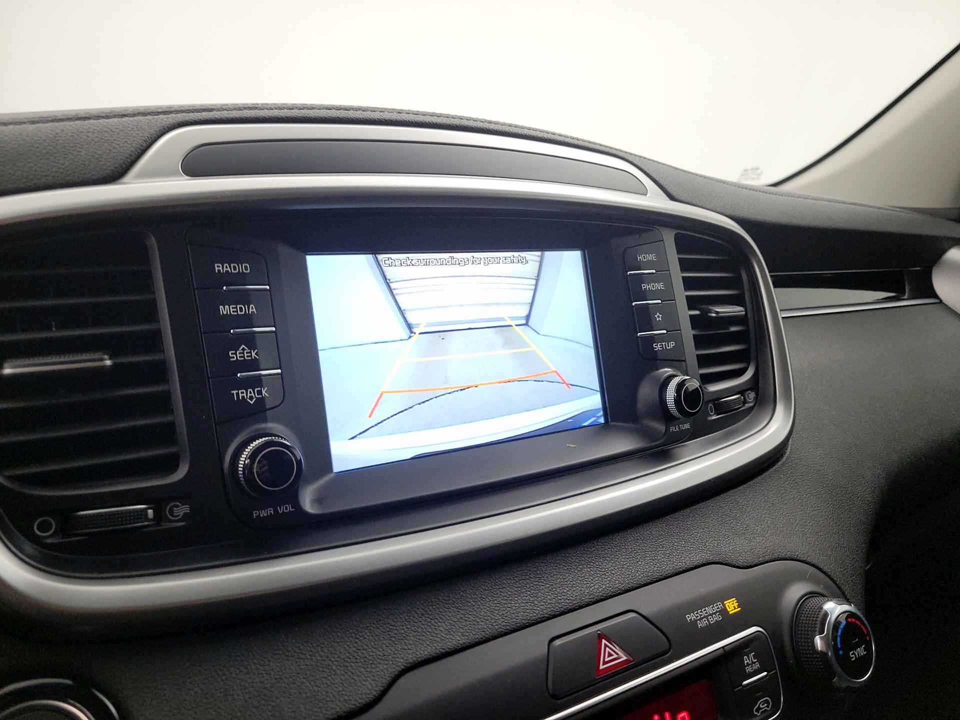 Thumbnail: 2020 Kia Sorento - 14