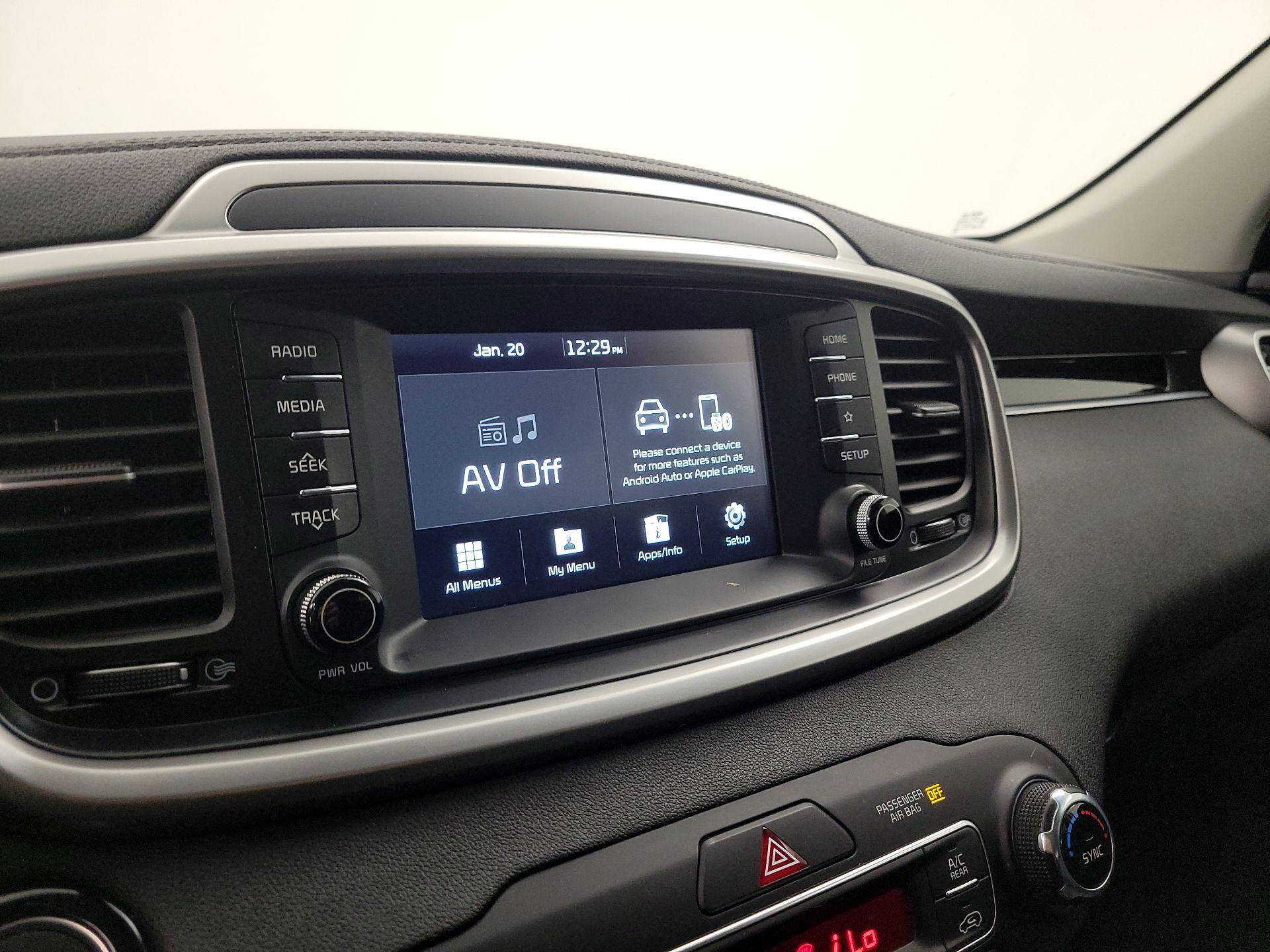 Thumbnail: 2020 Kia Sorento - 15