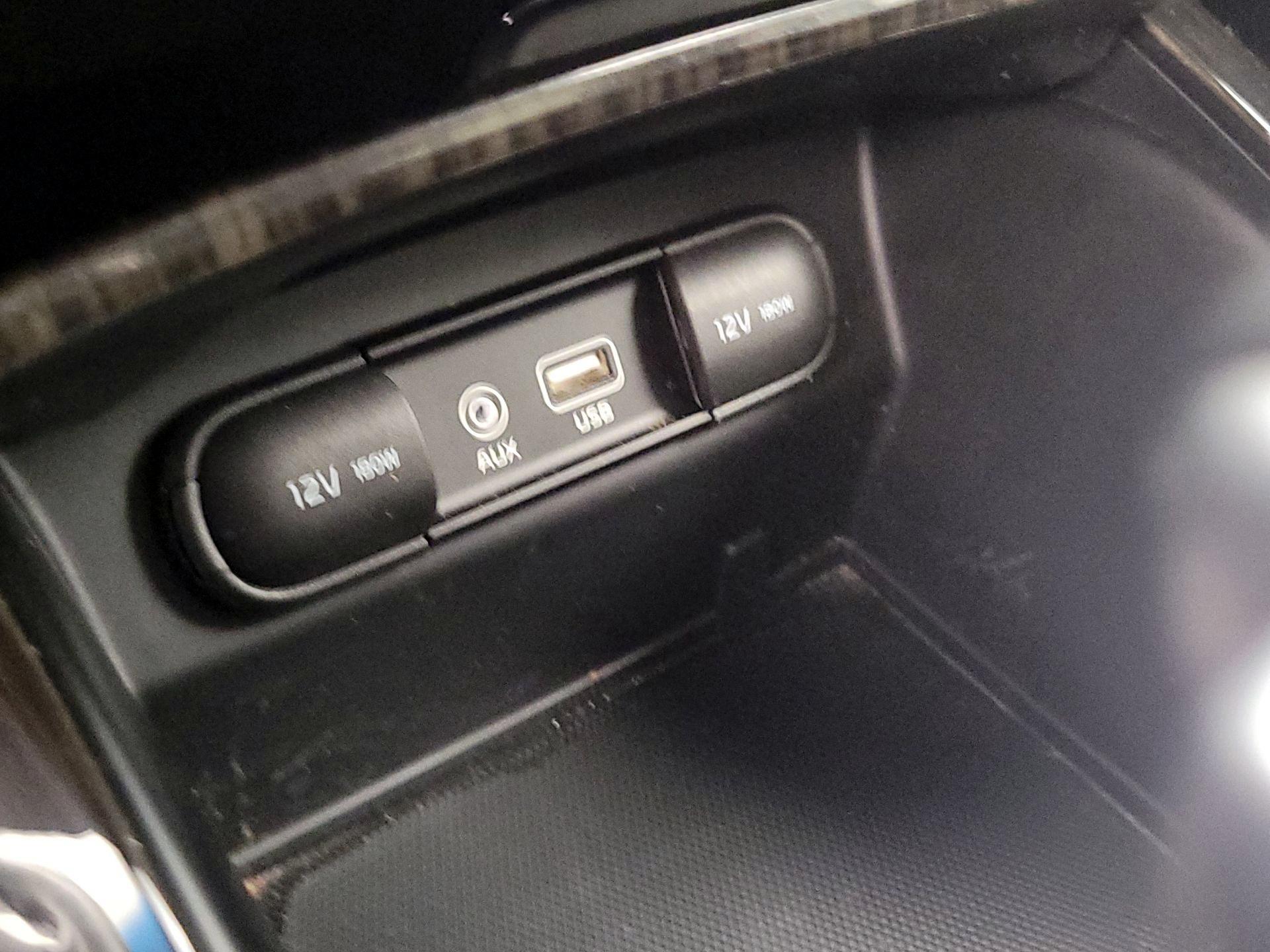 Thumbnail: 2020 Kia Sorento - 18