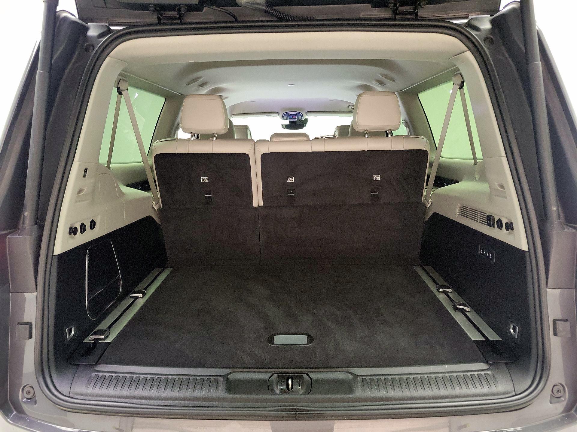 Thumbnail: 2023 Jeep Wagoneer - 19