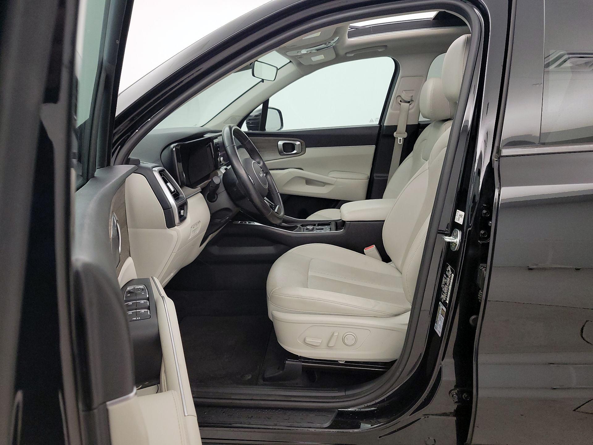 Thumbnail: 2022 Kia Sorento - 11