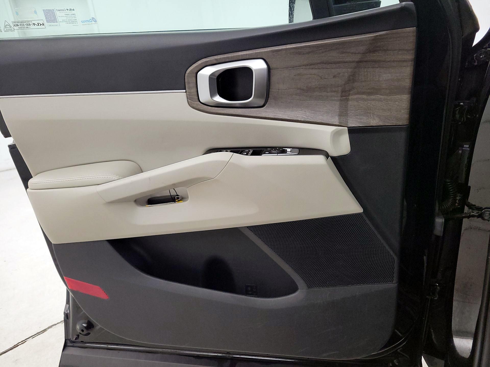 Thumbnail: 2022 Kia Sorento - 12