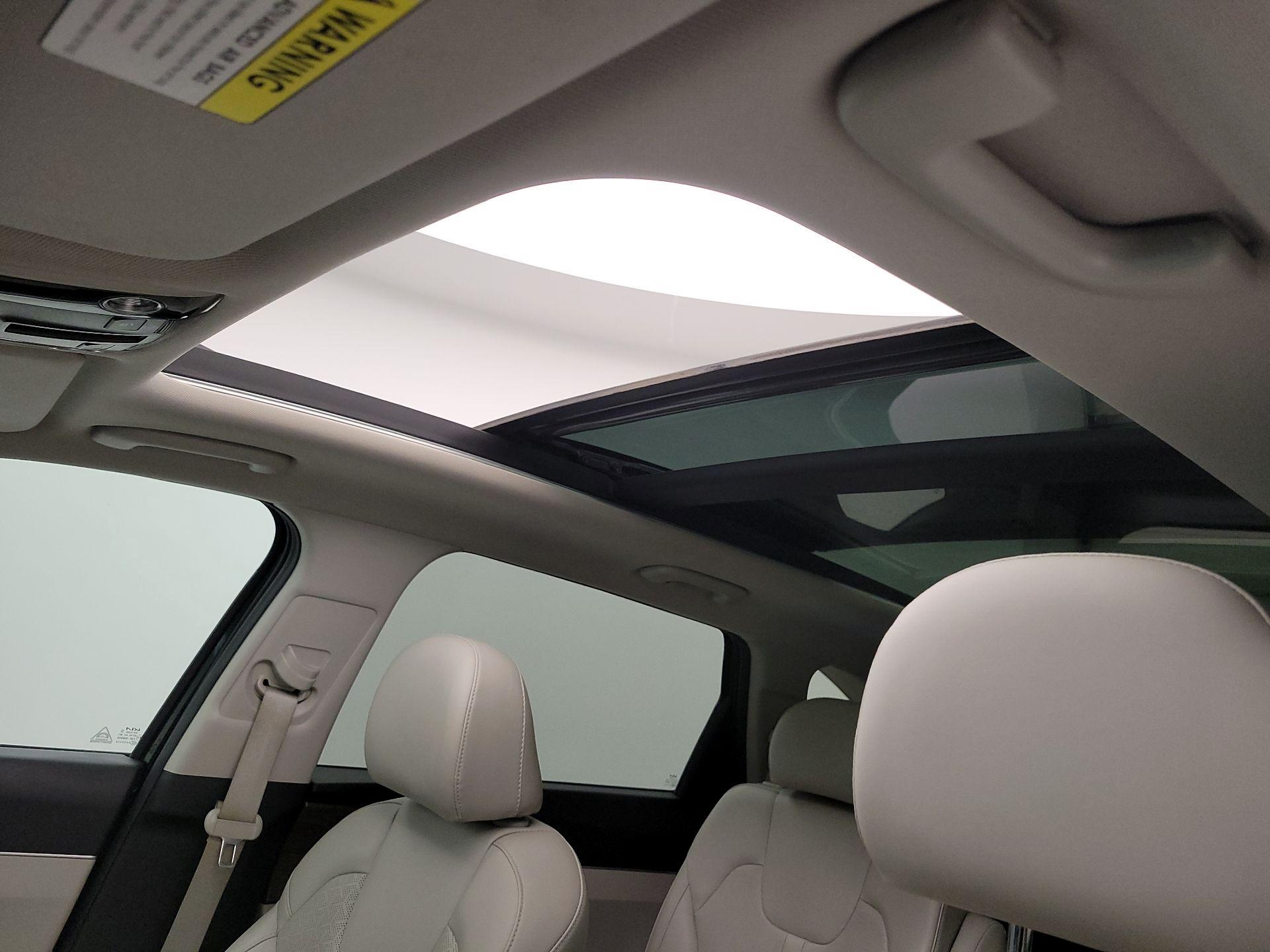 Thumbnail: 2022 Kia Sorento - 19