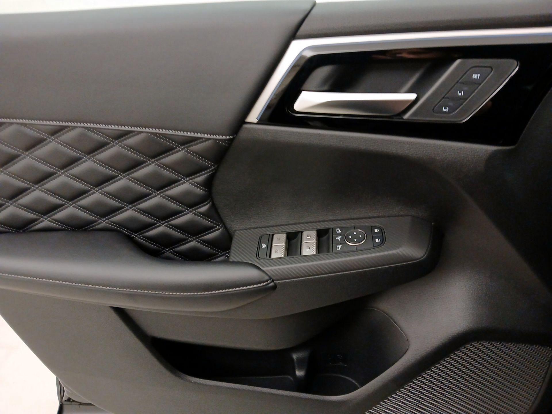 Thumbnail: 2022 Mitsubishi Outlander - 12