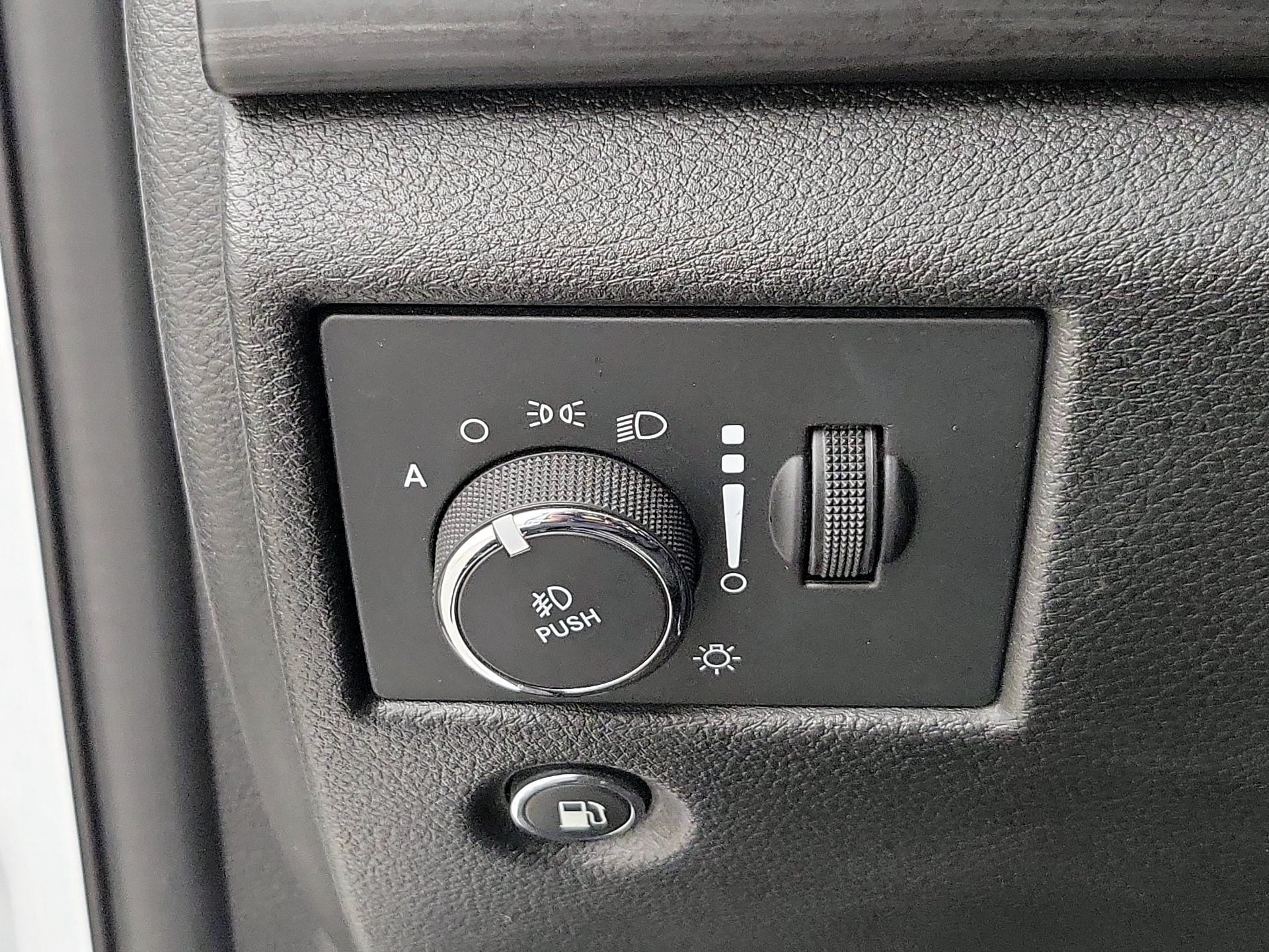 Thumbnail: 2021 Jeep Grand Cherokee - 13