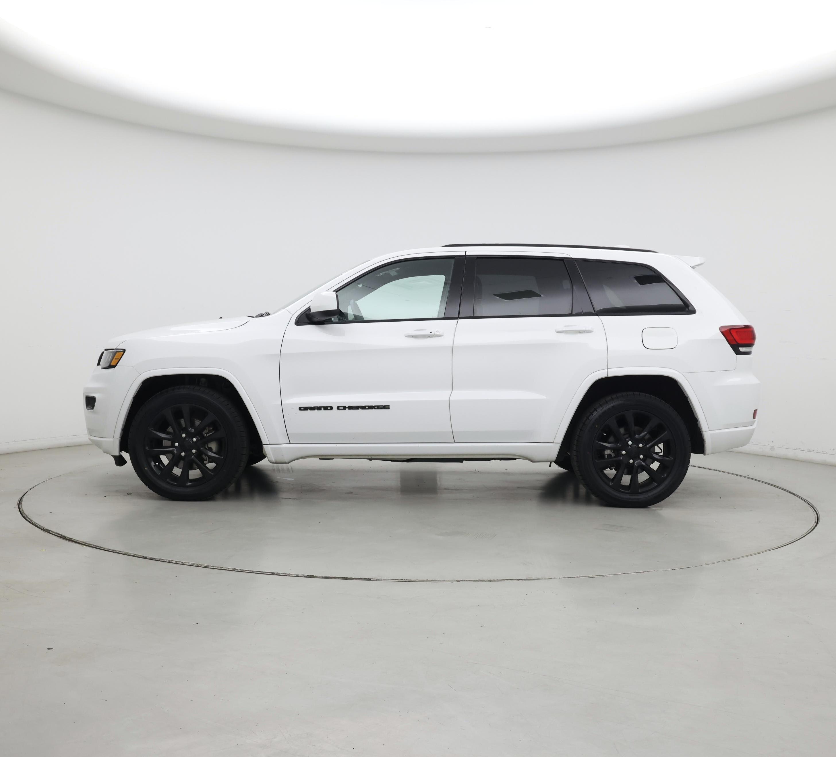 Thumbnail: 2021 Jeep Grand Cherokee - 3