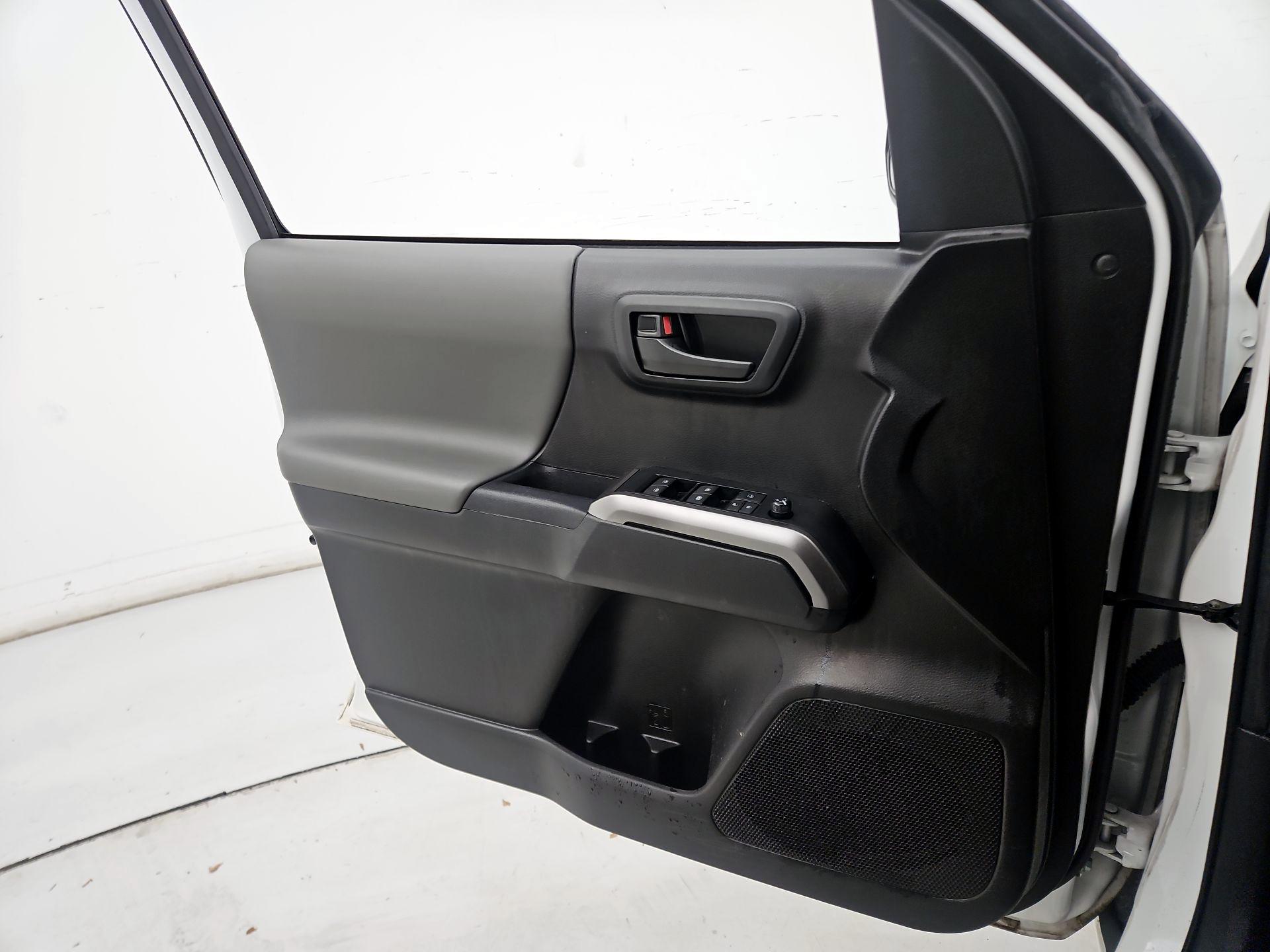 Thumbnail: 2023 Toyota Tacoma - 12