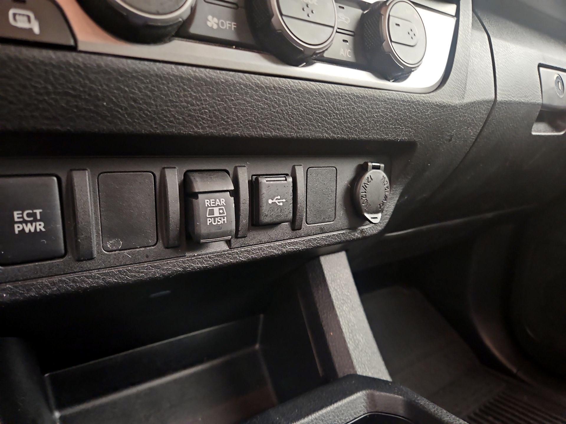 Thumbnail: 2023 Toyota Tacoma - 18