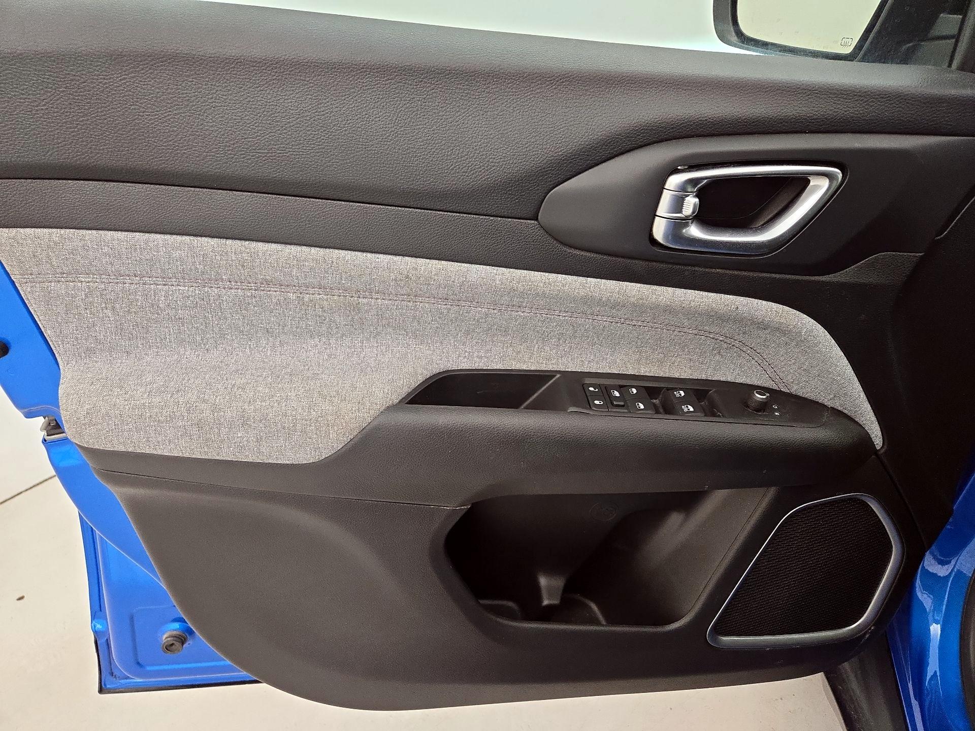 Thumbnail: 2022 Jeep Compass - 12