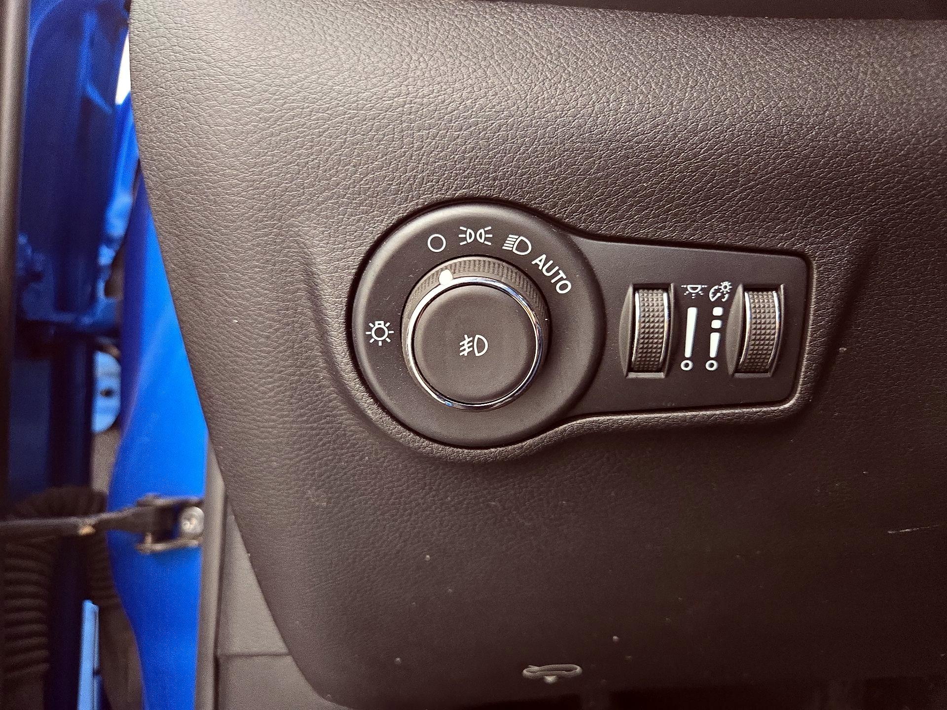 Thumbnail: 2022 Jeep Compass - 13