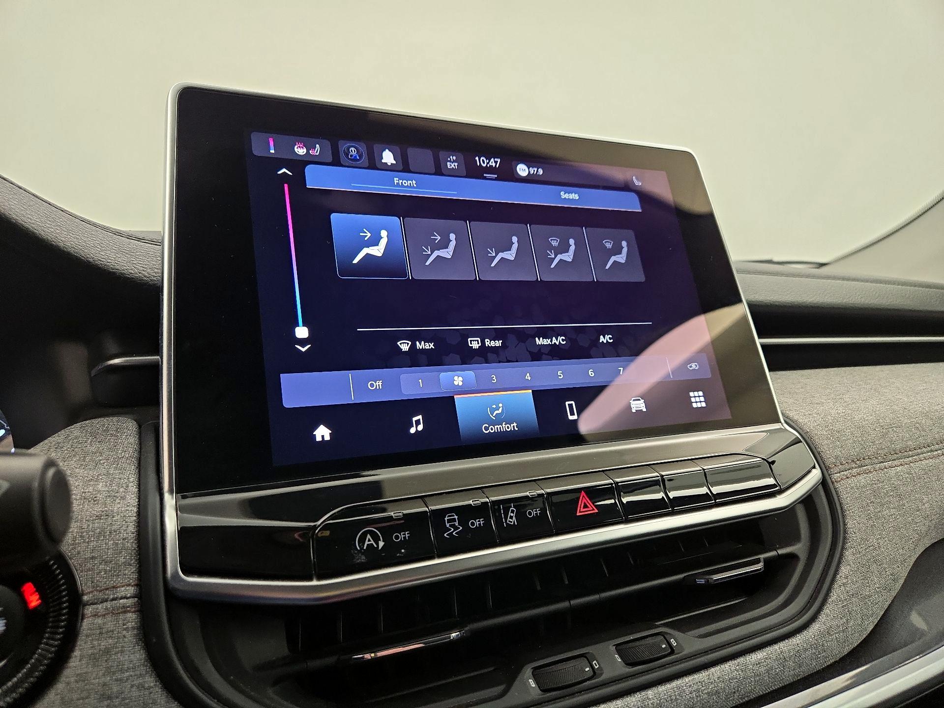 Thumbnail: 2022 Jeep Compass - 16