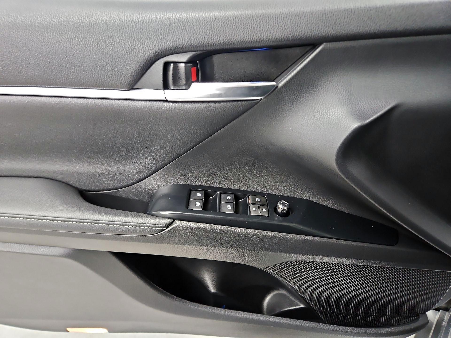 Thumbnail: 2020 Toyota Camry - 12