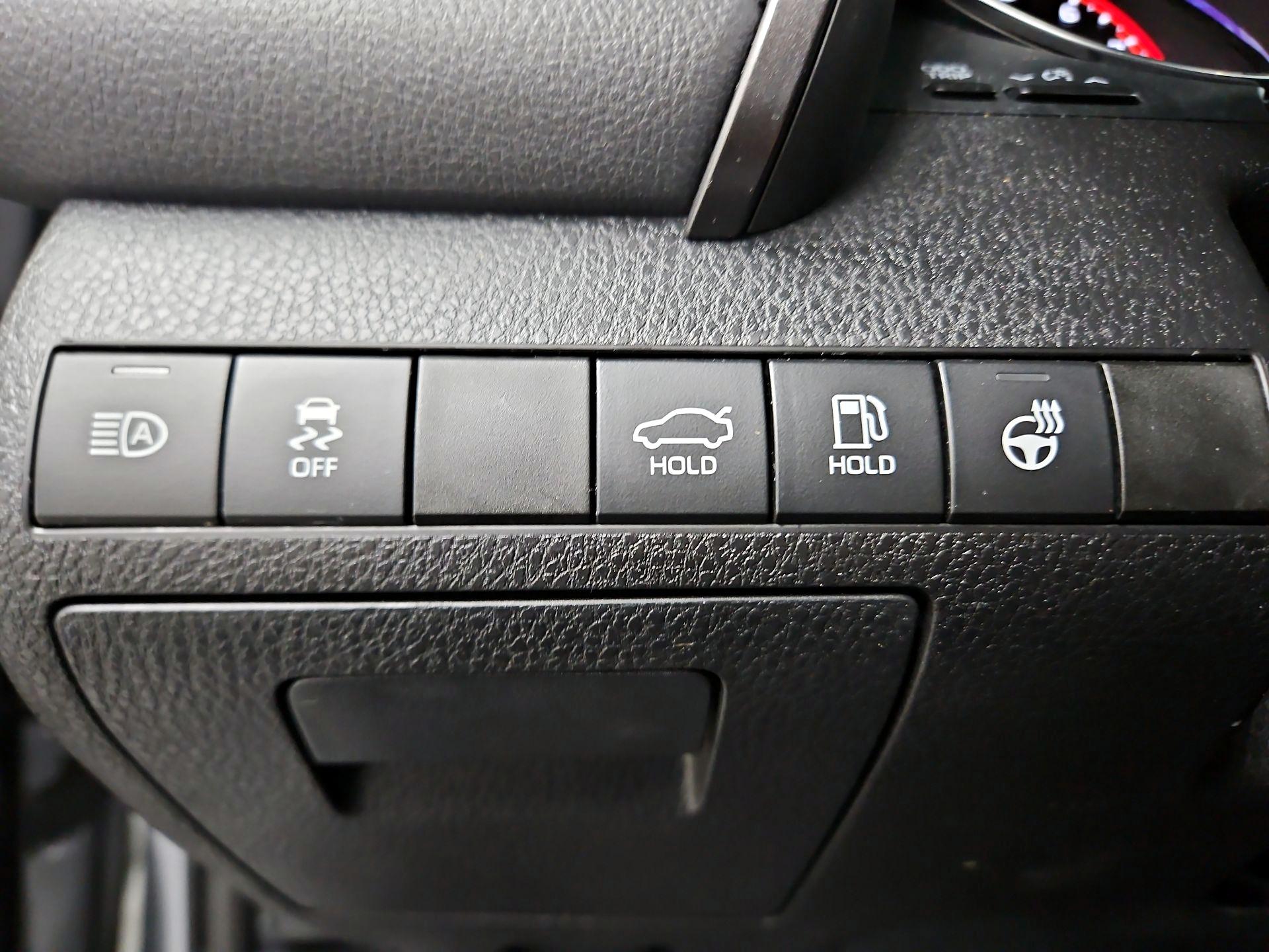 Thumbnail: 2020 Toyota Camry - 13