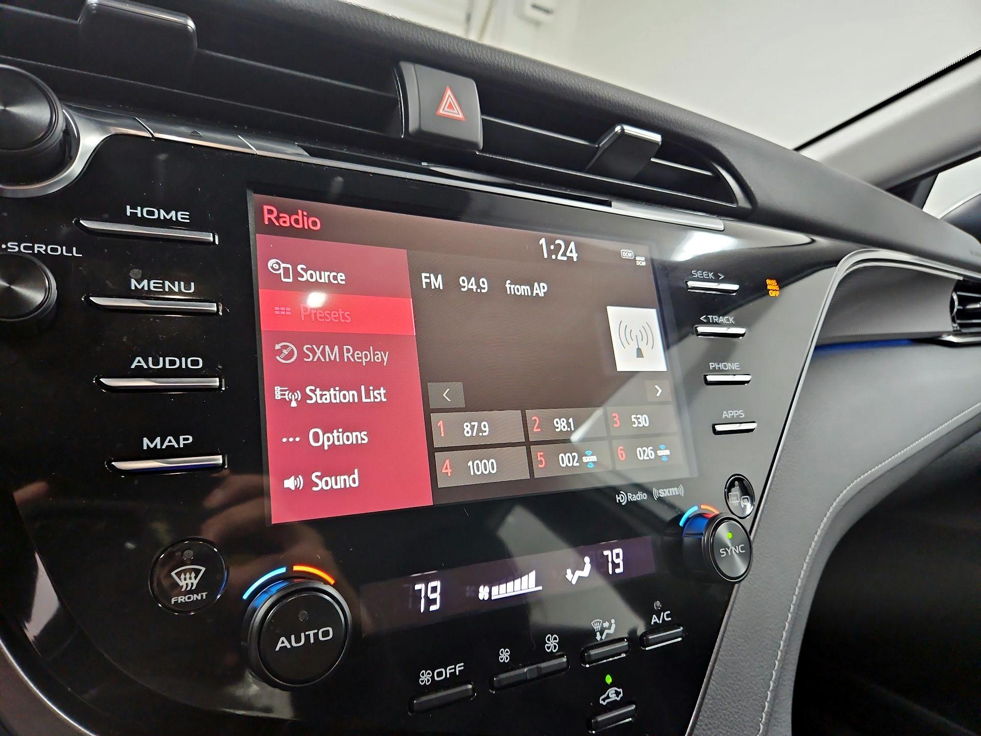 Thumbnail: 2020 Toyota Camry - 15