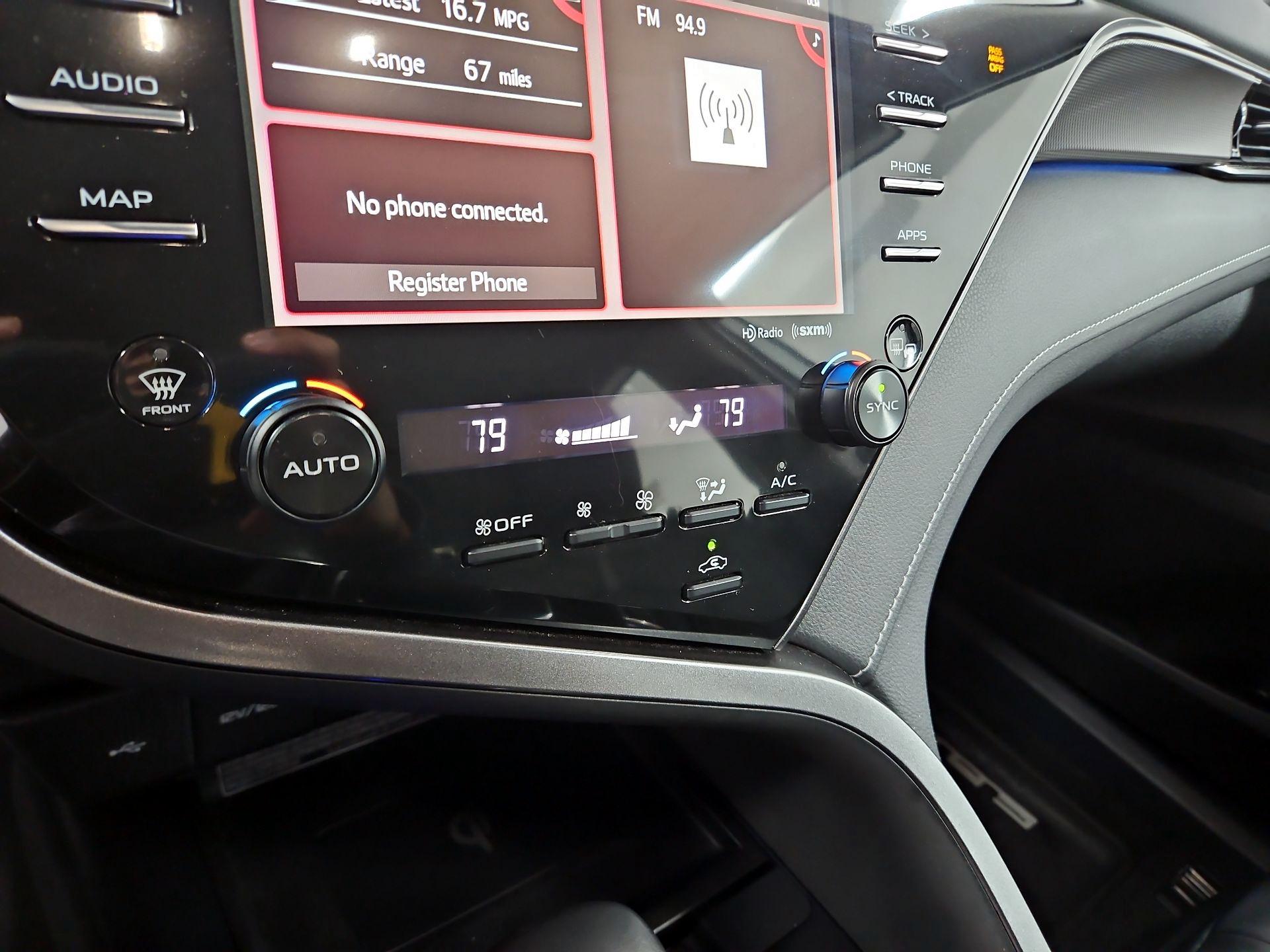 Thumbnail: 2020 Toyota Camry - 16