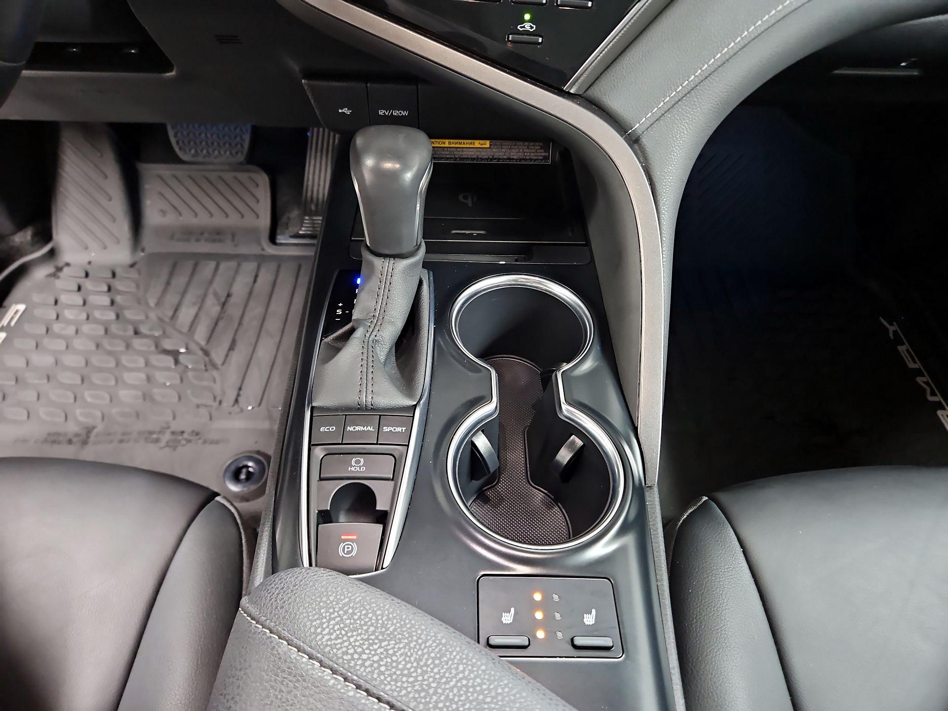 Thumbnail: 2020 Toyota Camry - 17