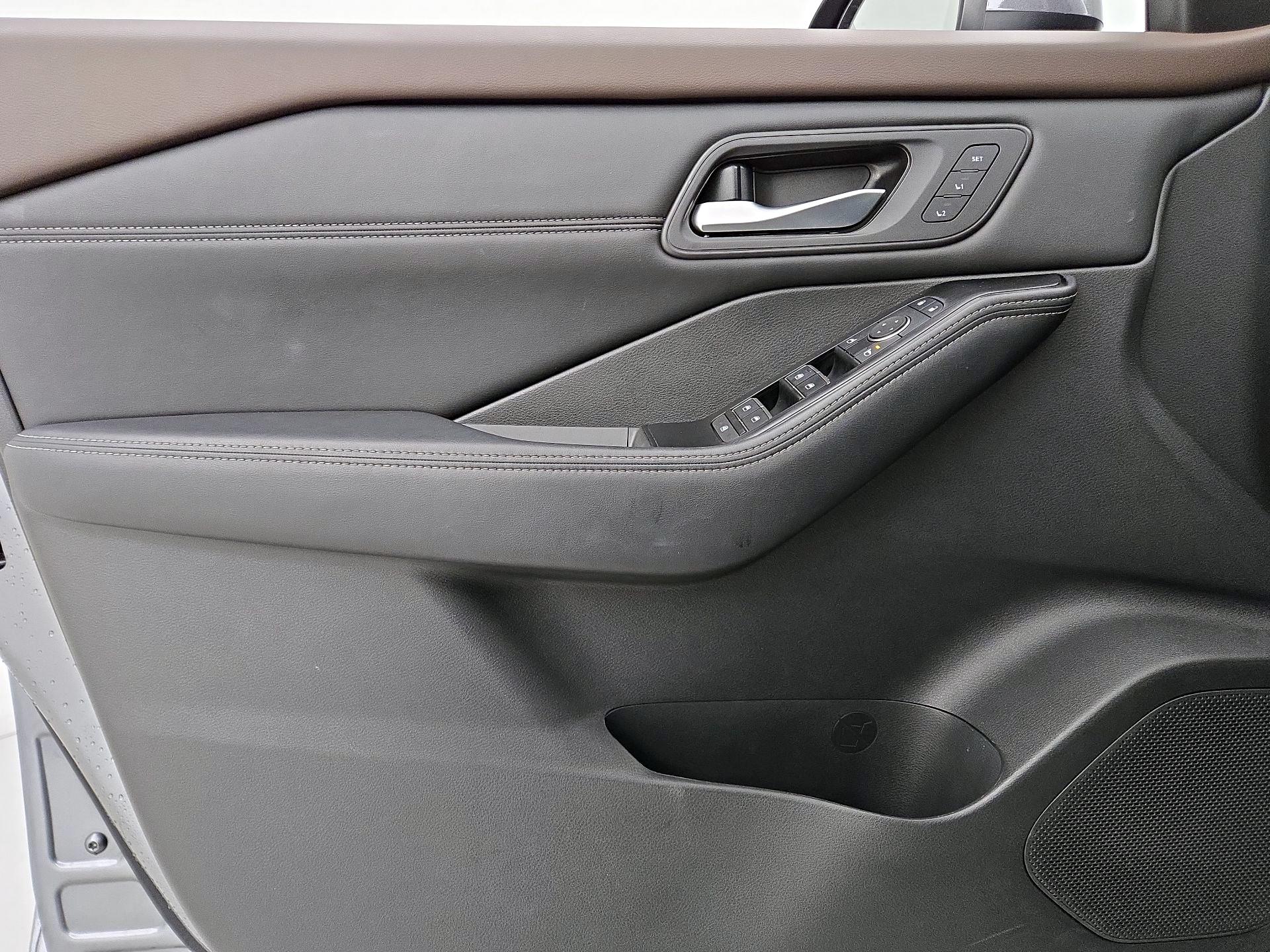 Thumbnail: 2023 Nissan Rogue - 12