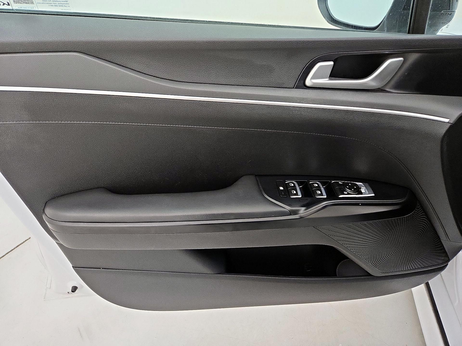 Thumbnail: 2022 Kia K5 - 12