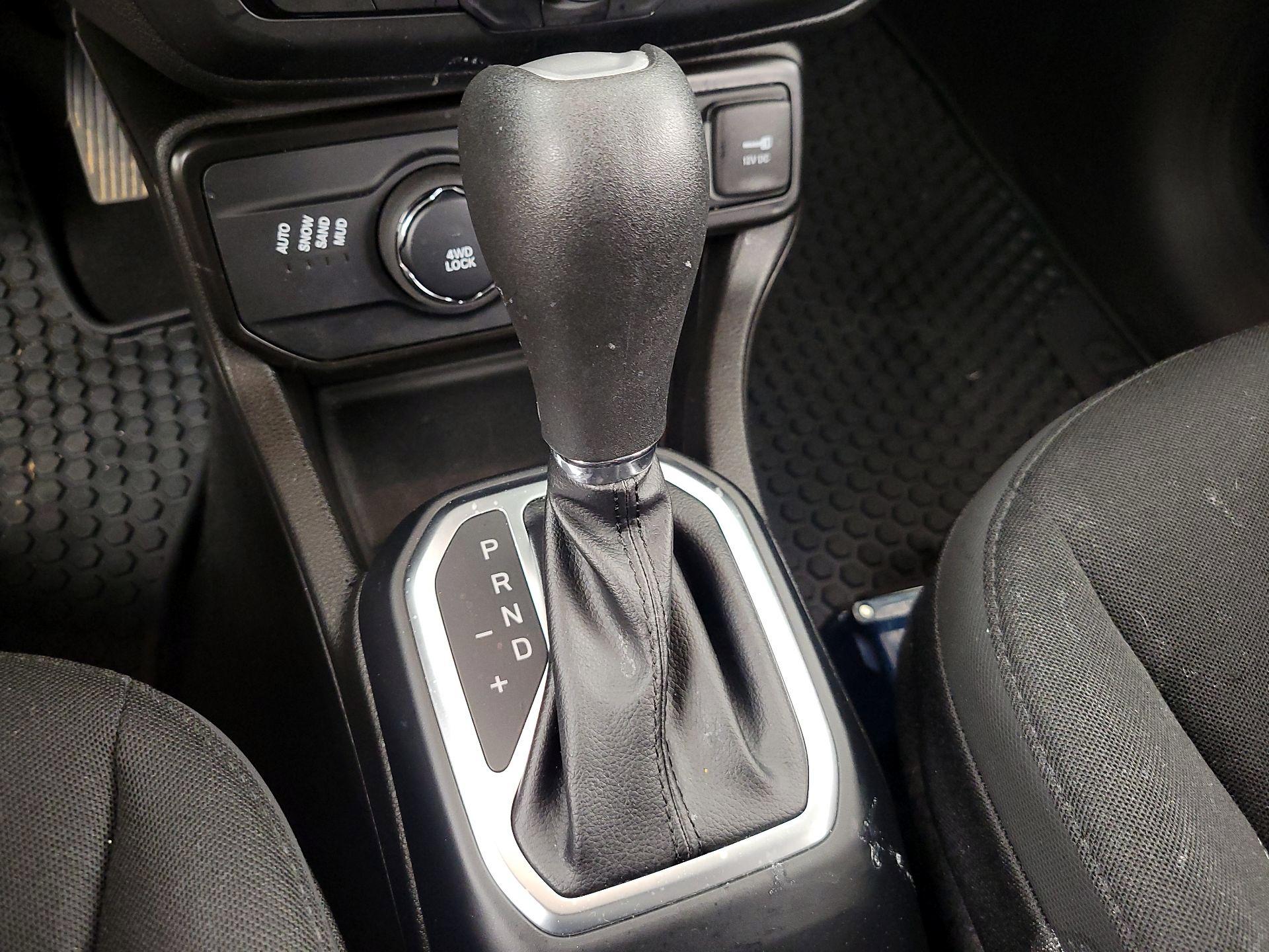 Thumbnail: 2023 Jeep Renegade - 18