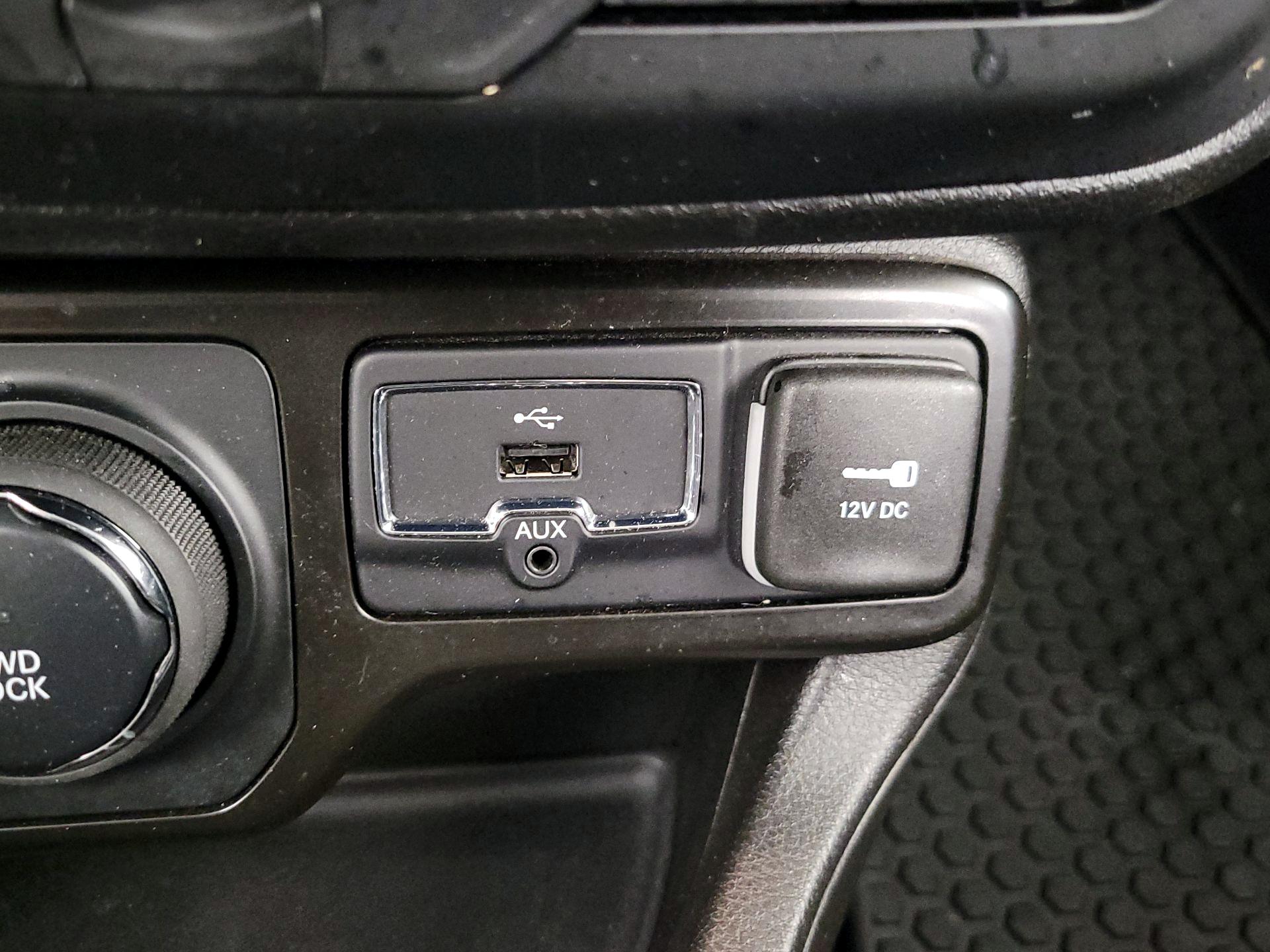 Thumbnail: 2023 Jeep Renegade - 19