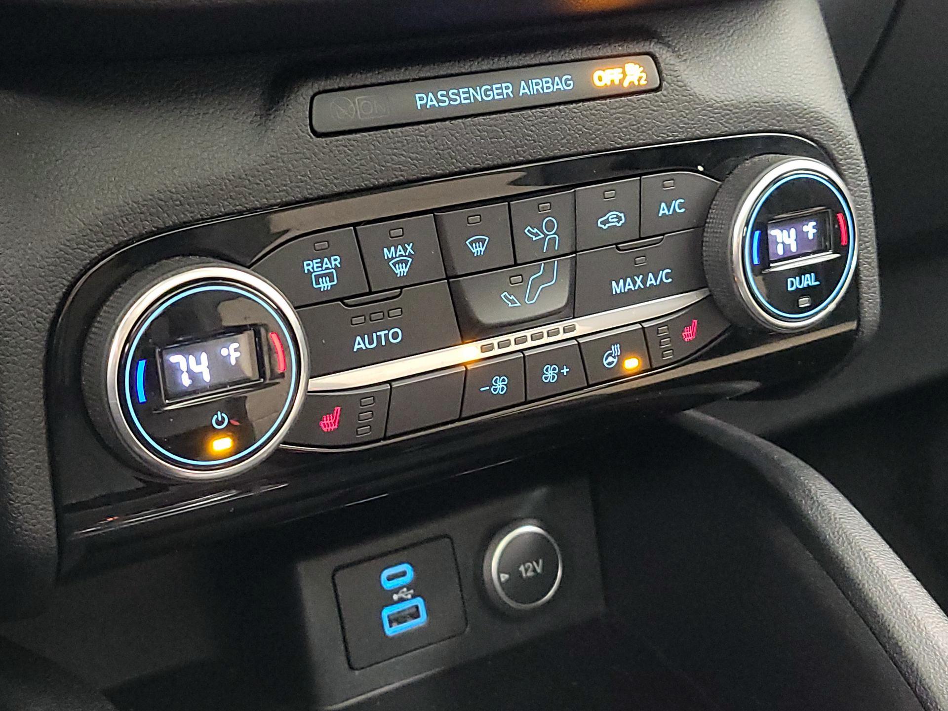 Thumbnail: 2021 Ford Escape - 17