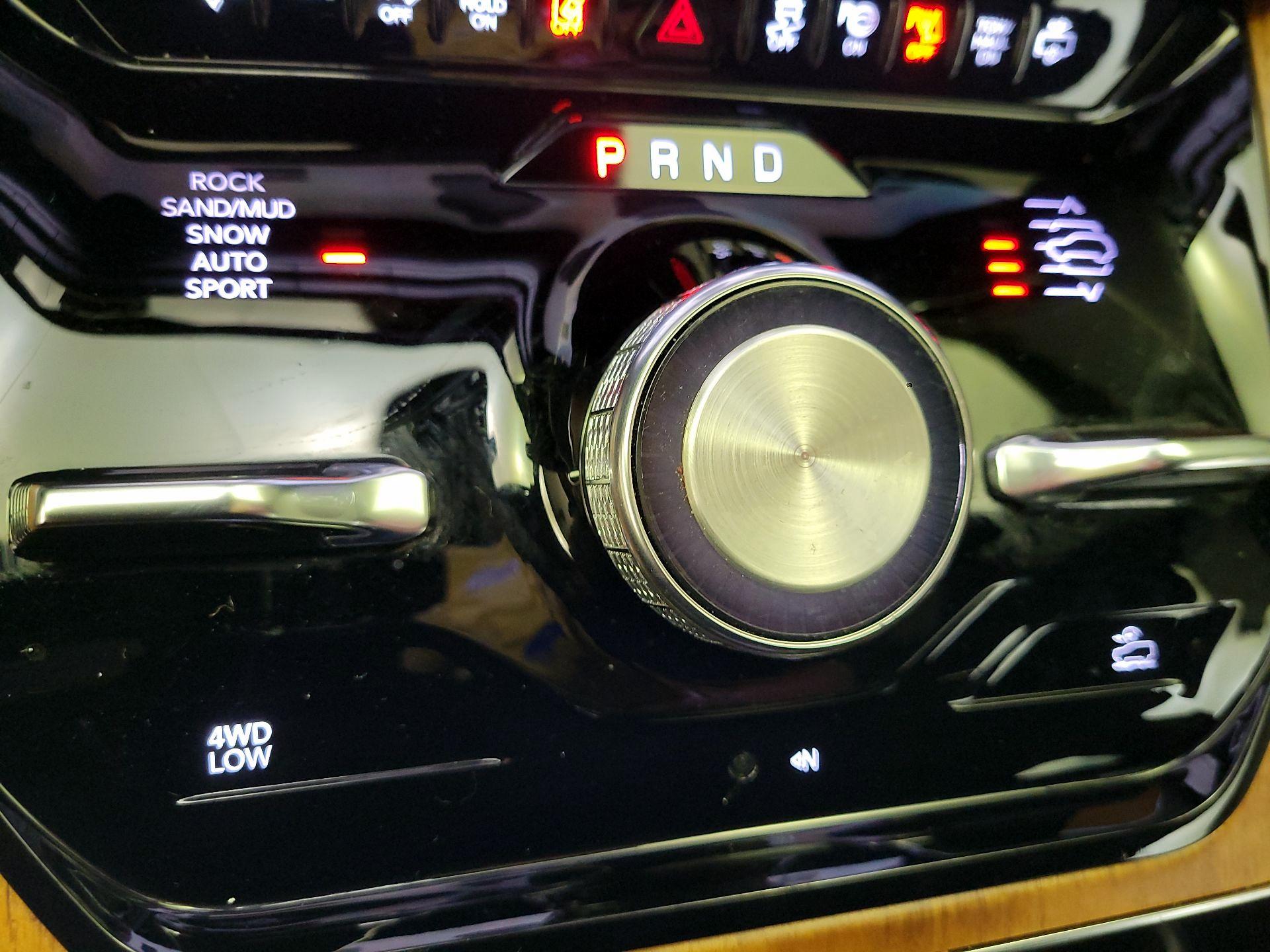 Thumbnail: 2024 Jeep Grand Wagoneer L - 16