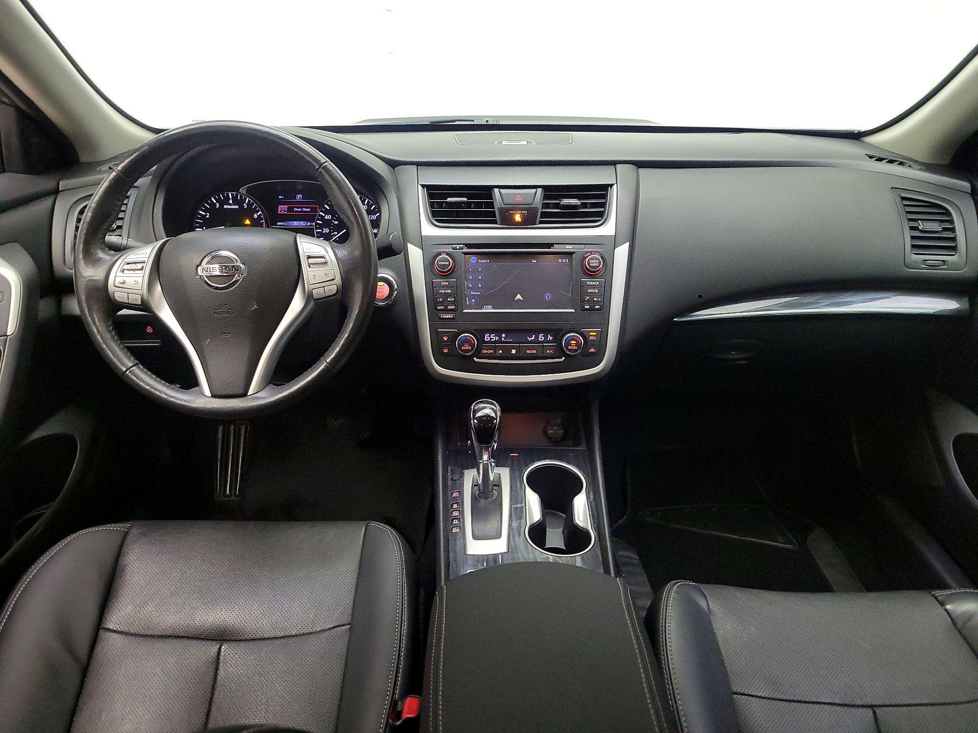 Thumbnail: 2017 Nissan Altima - 9