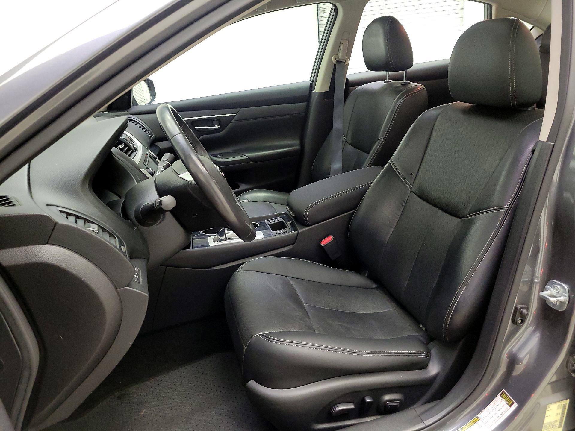 Thumbnail: 2017 Nissan Altima - 11