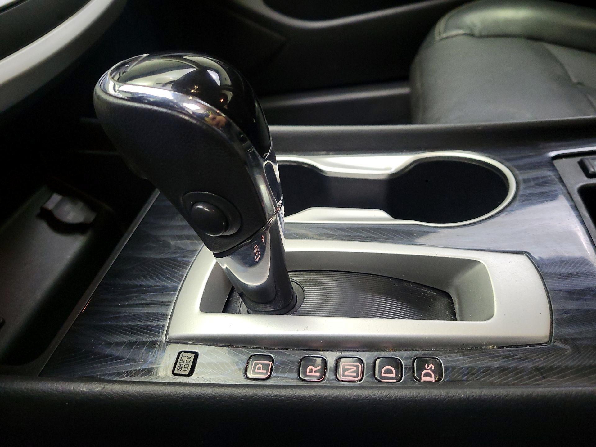 Thumbnail: 2017 Nissan Altima - 18