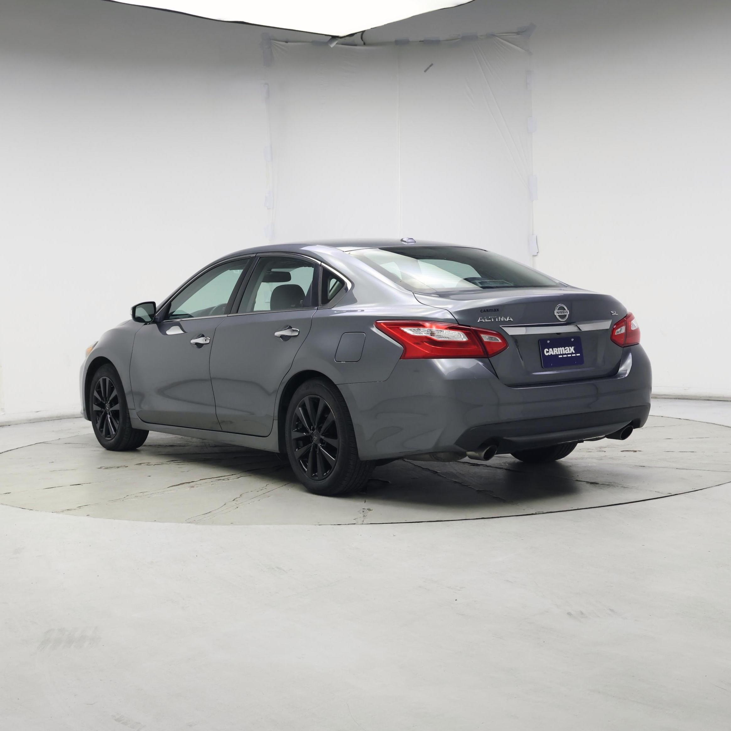 Thumbnail: 2017 Nissan Altima - 2