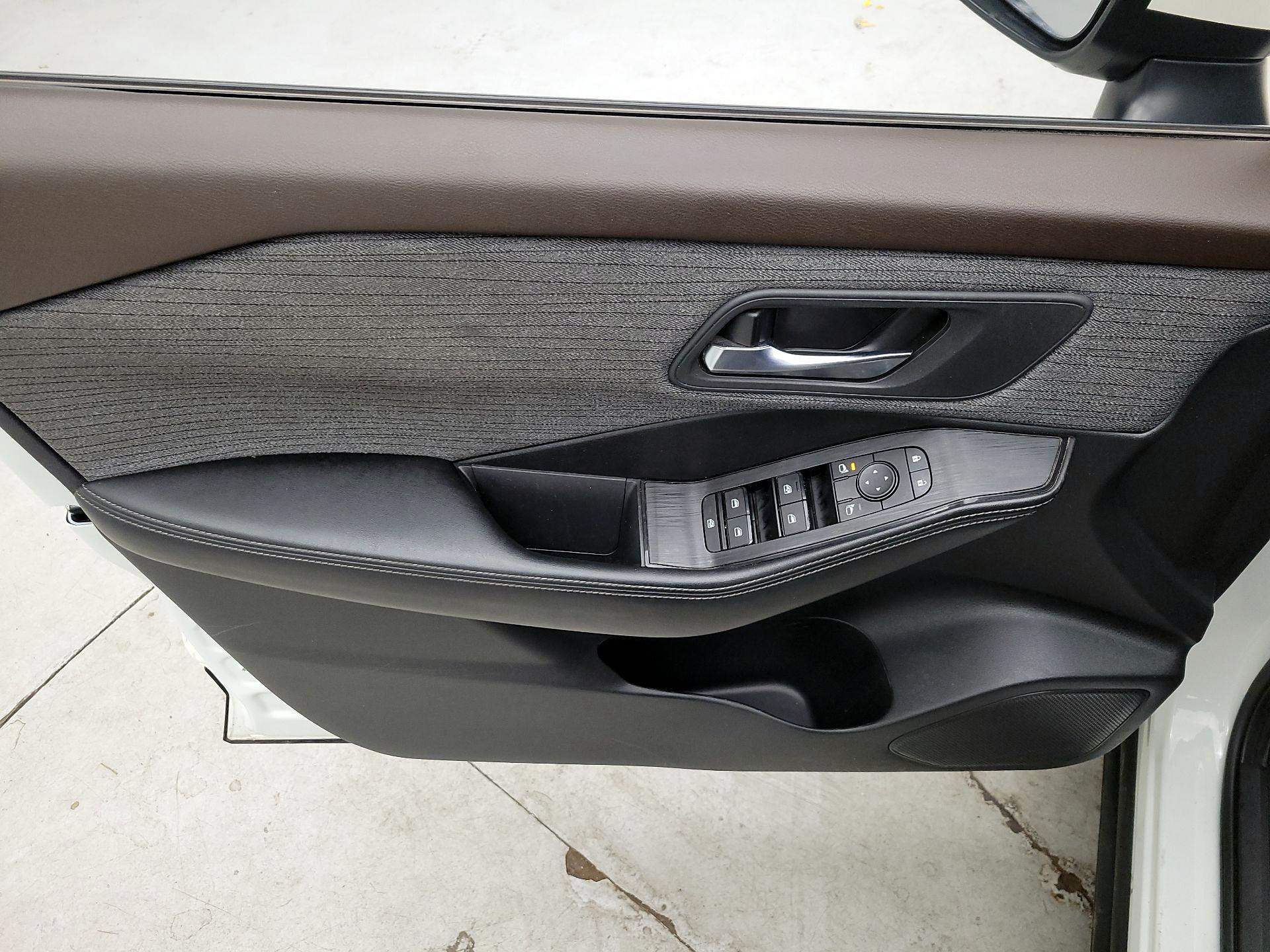 Thumbnail: 2023 Nissan Rogue - 12